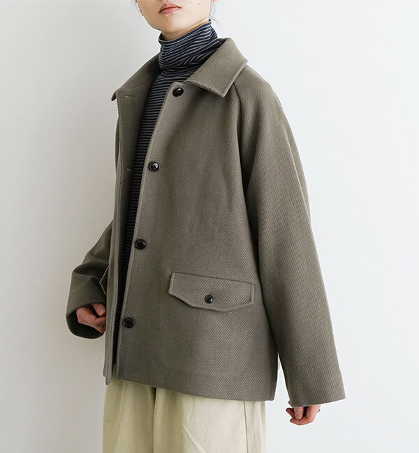 休日と詩「waiting for the sun」|ステンカラーコート|