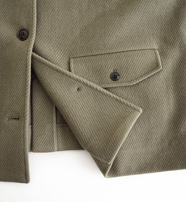 休日と詩「waiting for the sun」|ステンカラーコート|