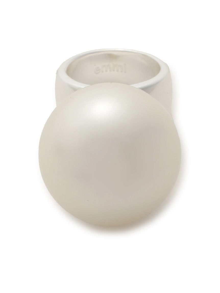 emmi atelier「ビッグボールリング」|リング|WHT