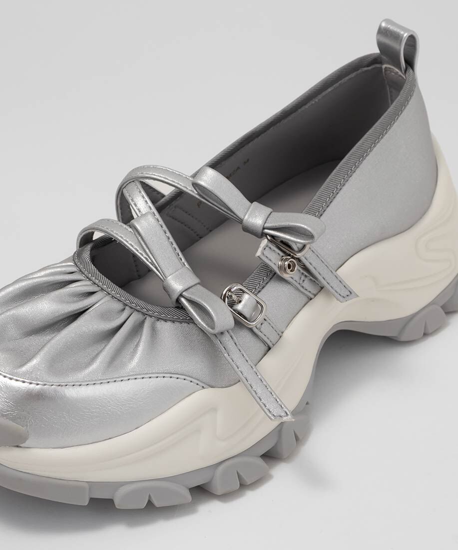  「2WAY リボンクロスベルトスニーカー」|スニーカー|