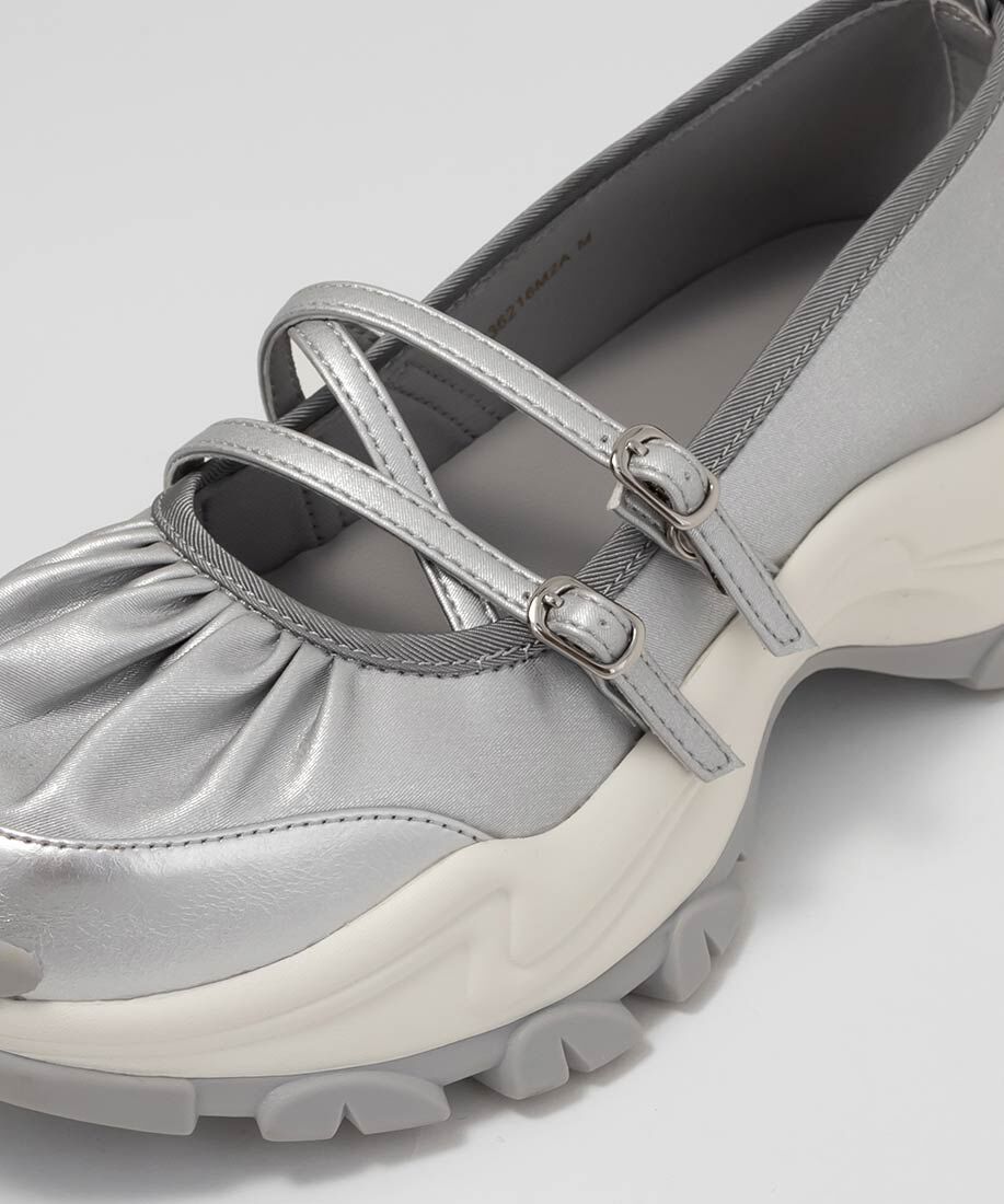  「2WAY リボンクロスベルトスニーカー」|スニーカー|