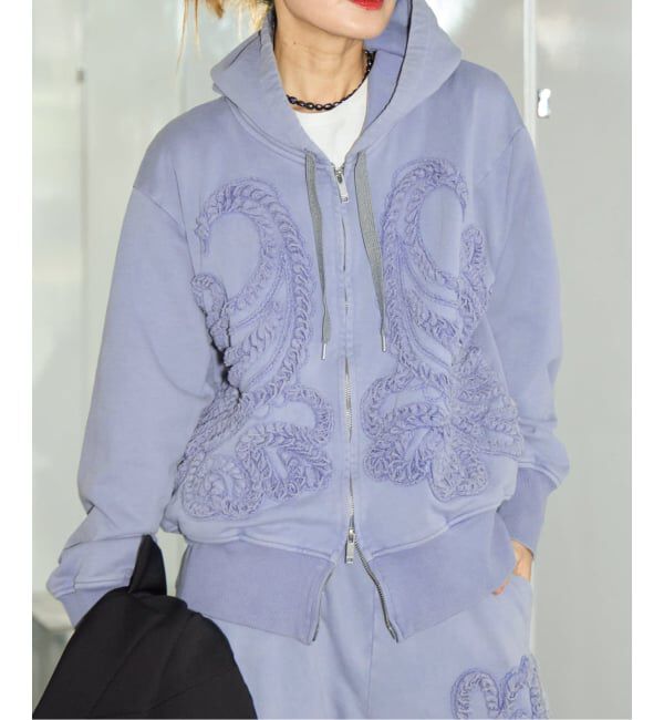  「TAAKK SCULPTURAL EMBROIDERY ZIP HOODIE TA26SS-JR054：スウェット」|スウェット・ジャージ|
