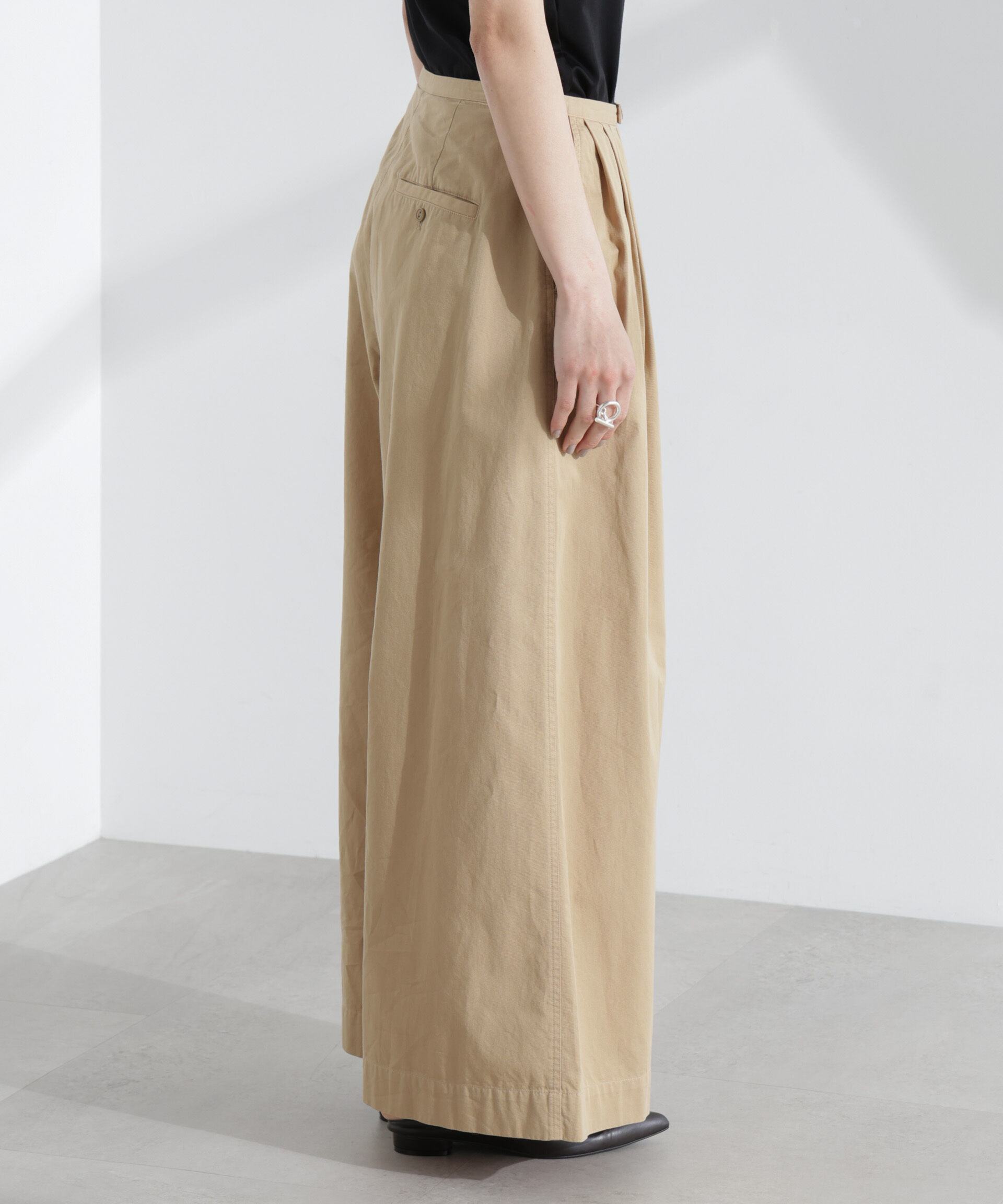 nano･universe「コットンタックワイドパンツ」|チノ|