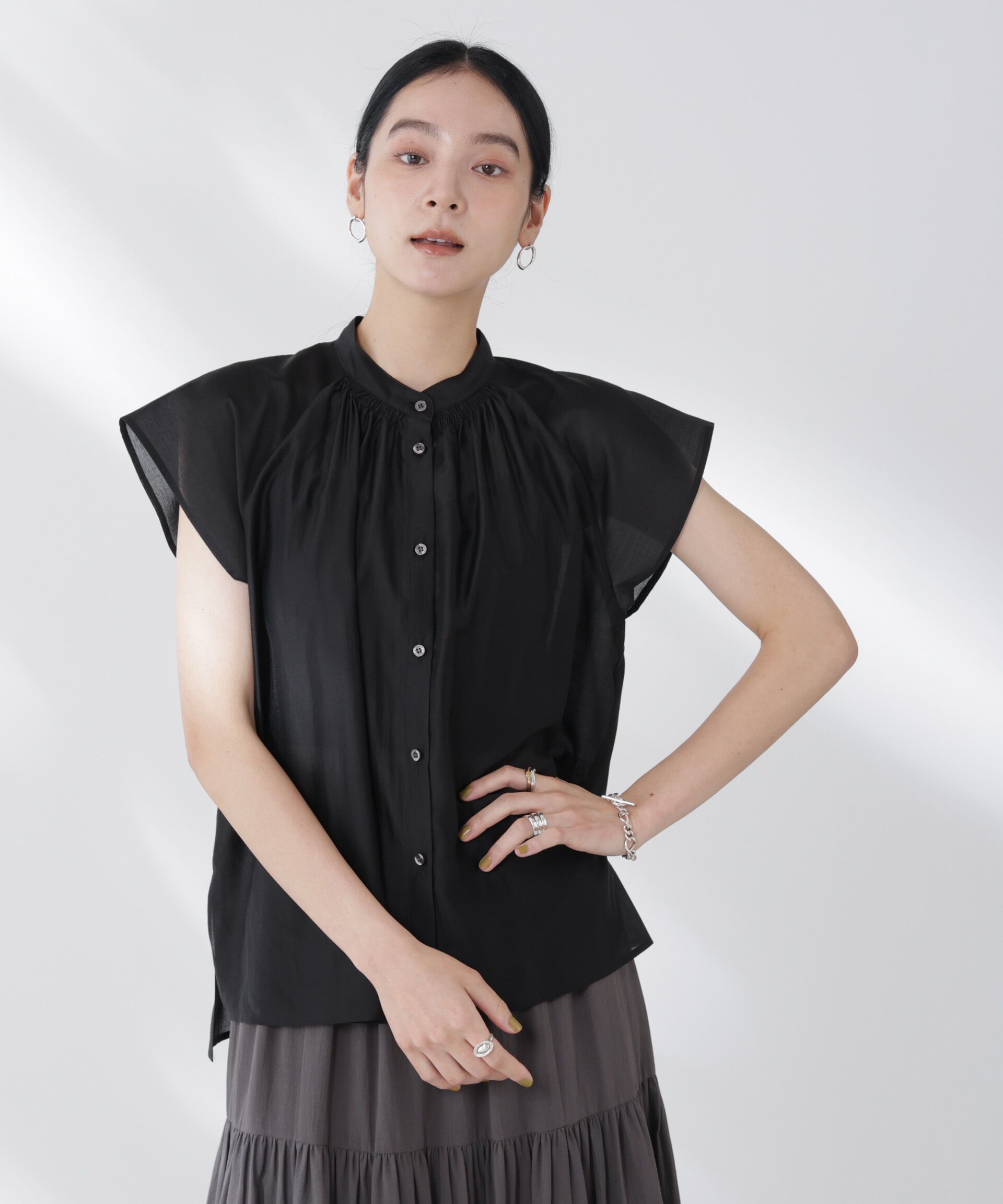nano･universe「シアーサテンスタンドカラーブラウス」|シャツ・ブラウス|ブラック