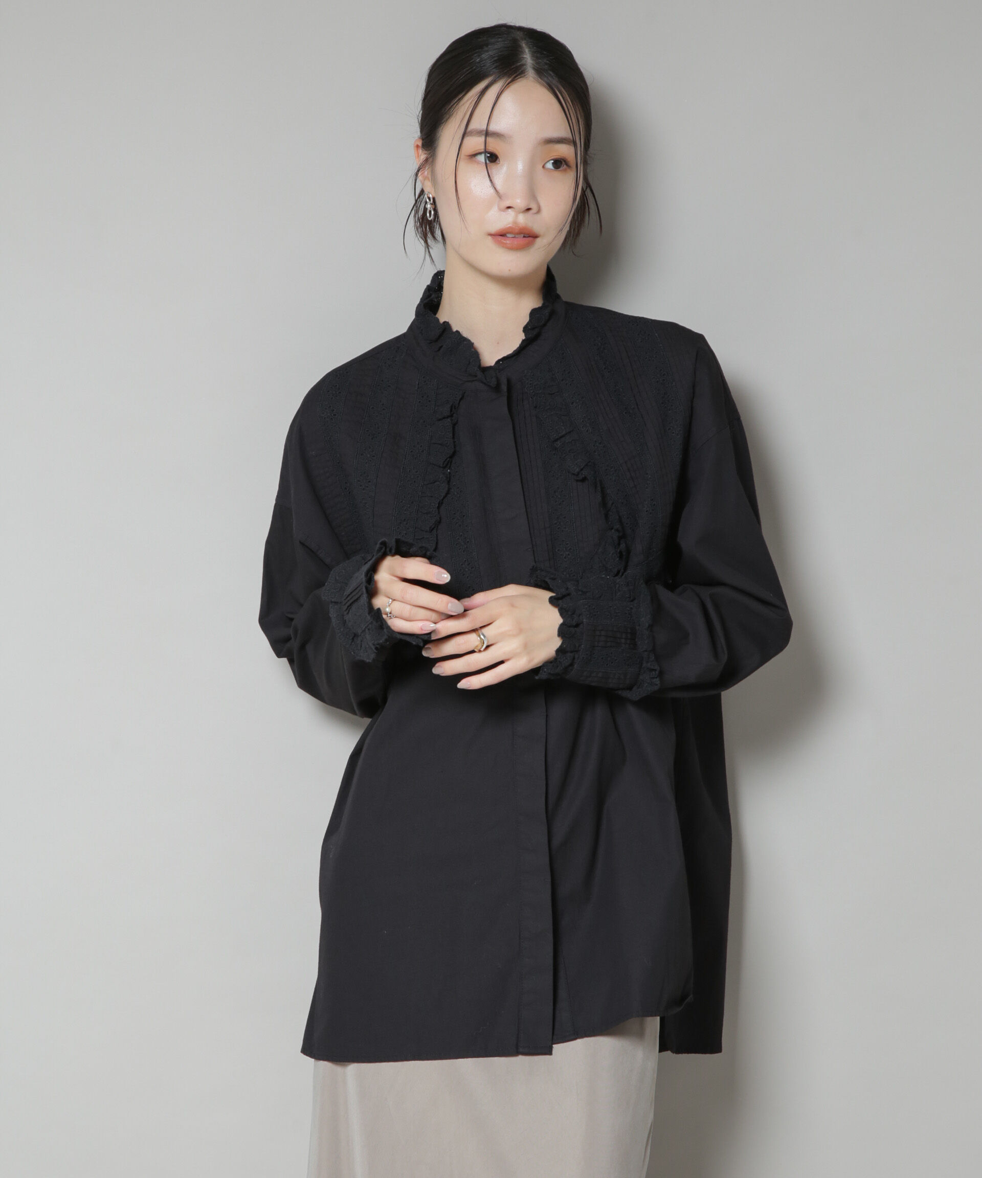 nano･universe「Sara mallika/COTTON PINTUCK LACE BLOUSE」|シャツ・ブラウス|ブラック