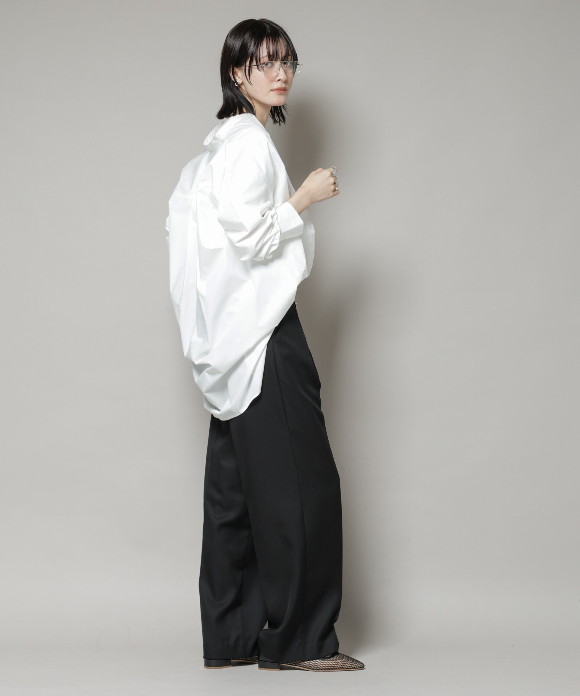 nano･universe「サイドタブセンタープレスセミワイドパンツ」|チノ|