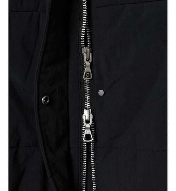 LACOSTE「クロップド丈 撥水 THERMORE中綿 ジップアップベスト」|ダウンベスト・ベスト|