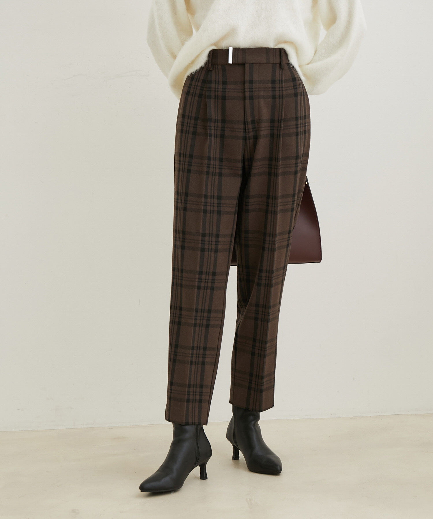 VIS「【HOT BEAUTY STRETCH】【洗える】ワンタックテーパードパンツ【sustainable】」|チノ|