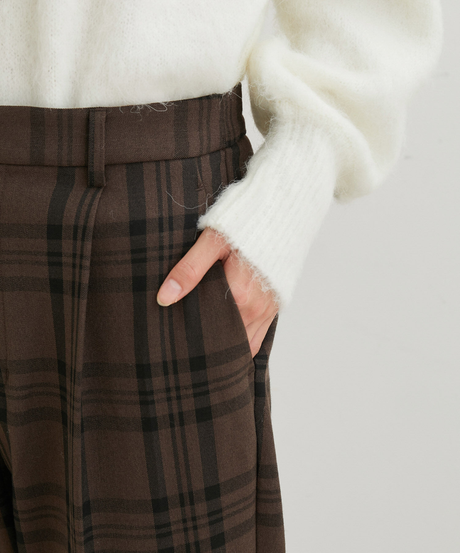 VIS「【HOT BEAUTY STRETCH】【洗える】ワンタックテーパードパンツ【sustainable】」|チノ|