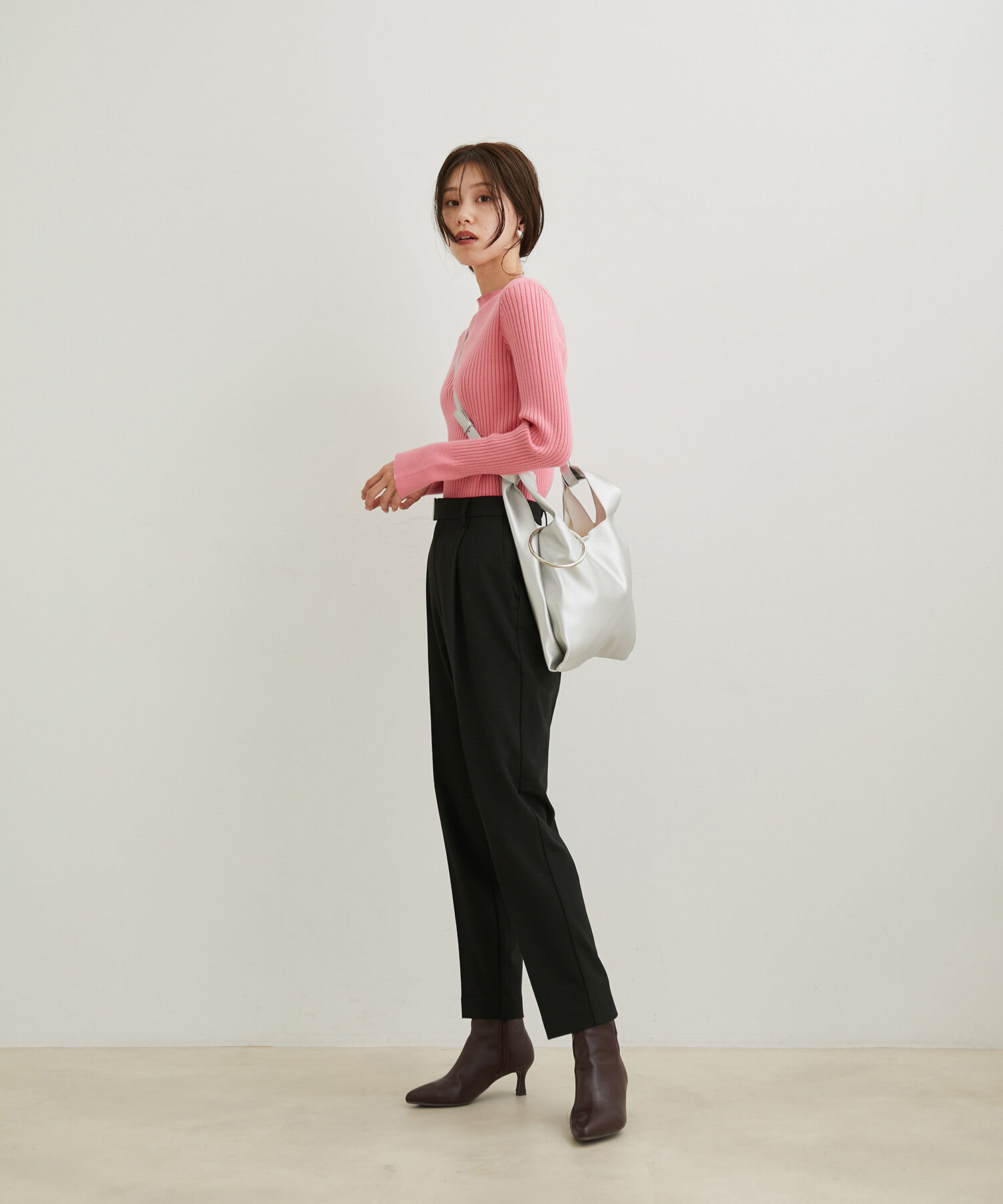 VIS「【HOT BEAUTY STRETCH】【洗える】ワンタックテーパードパンツ【sustainable】」|チノ|