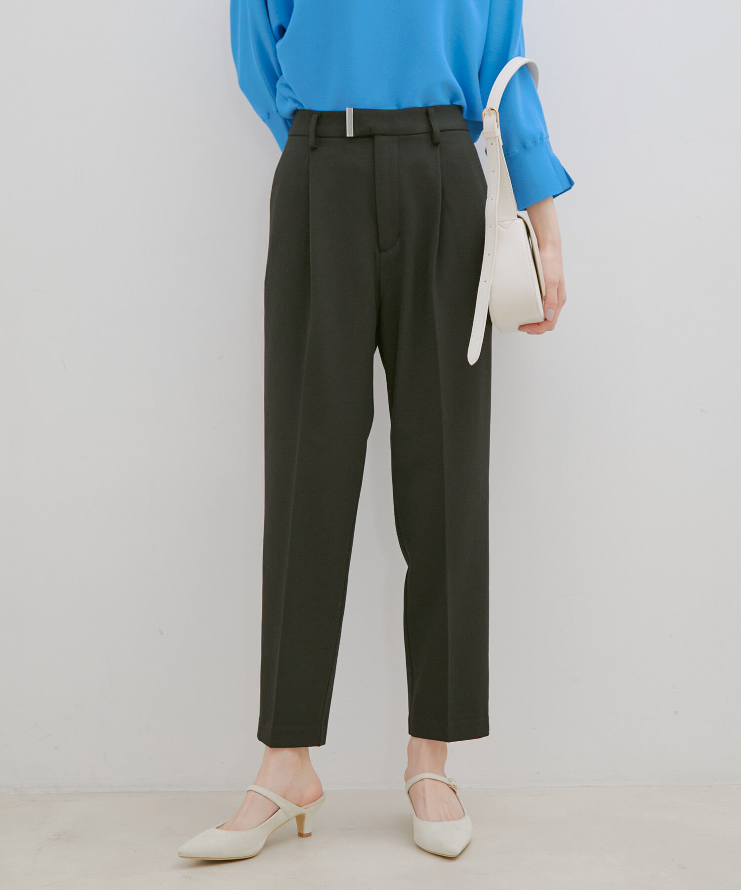 VIS「【HOT BEAUTY STRETCH】【洗える】ワンタックテーパードパンツ【sustainable】」|チノ|