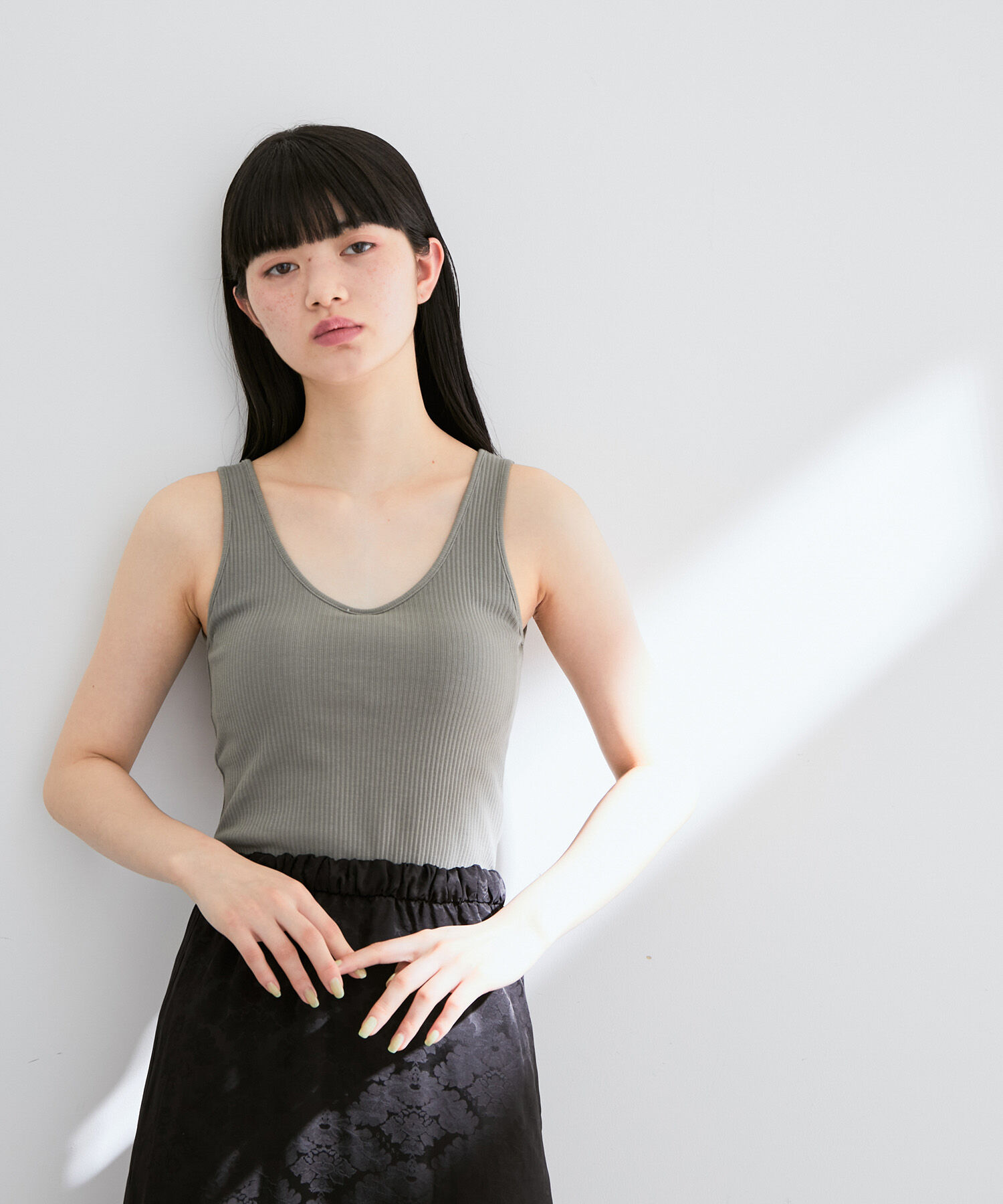ADAM ET ROPE'「バックオープンタンクトップ」|タンクトップ|カーキ(36)