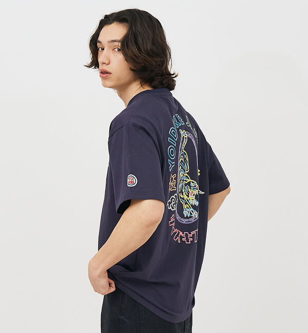 ABAHOUSE「【YOIDORE/ヨイドレ 】スーベニアTシャツ/ 酒愛好家/ユニセックス」|Tシャツ・カットソー|