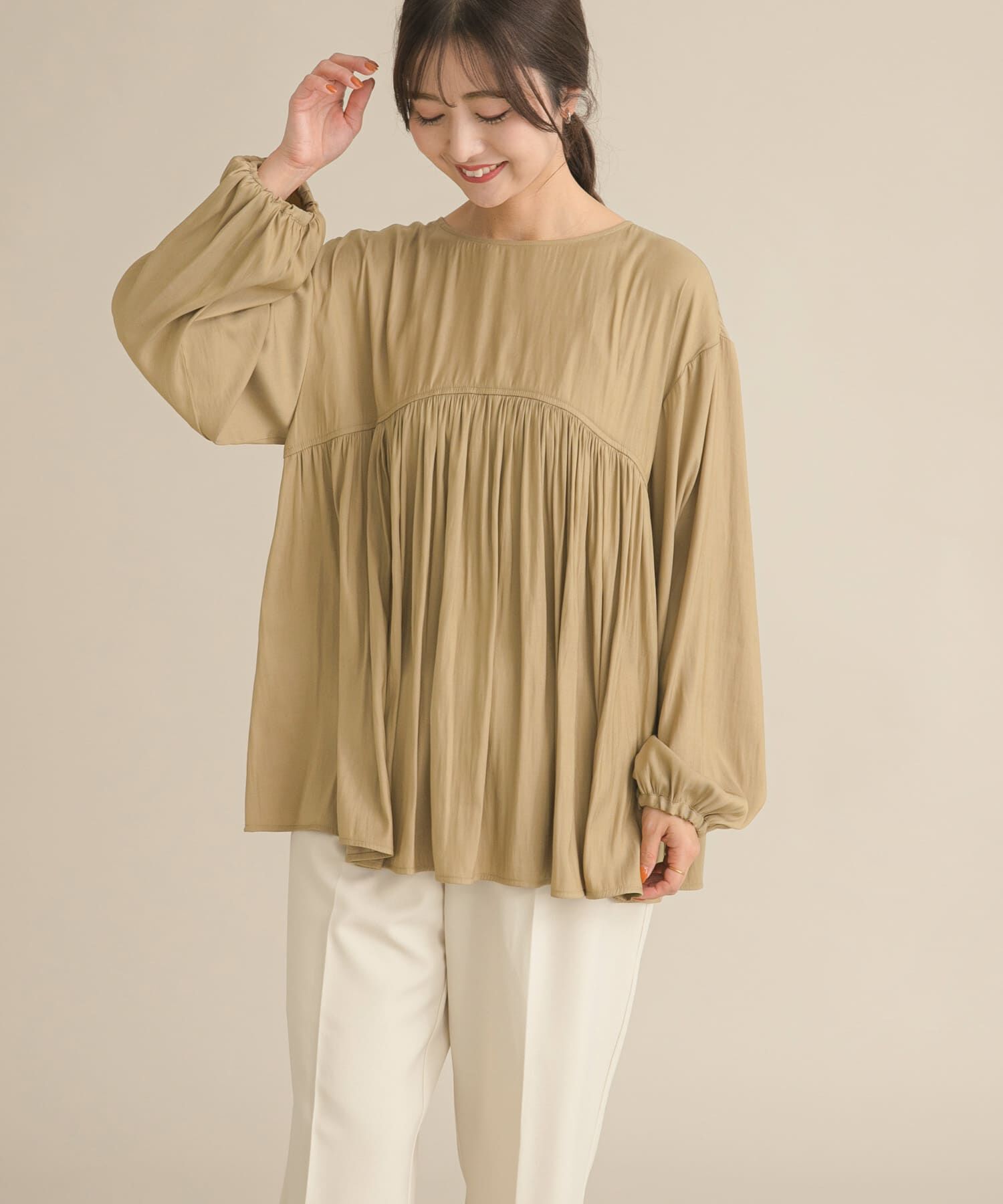 URBAN RESEARCH DOORS「『スタッフ企画』2WAYギャザー切替ブラウス」|シャツ・ブラウス|