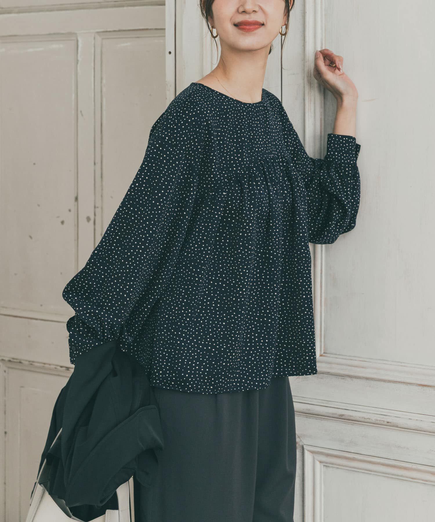 URBAN RESEARCH DOORS「ドットギャザーブラウス」|シャツ・ブラウス|ネイビー