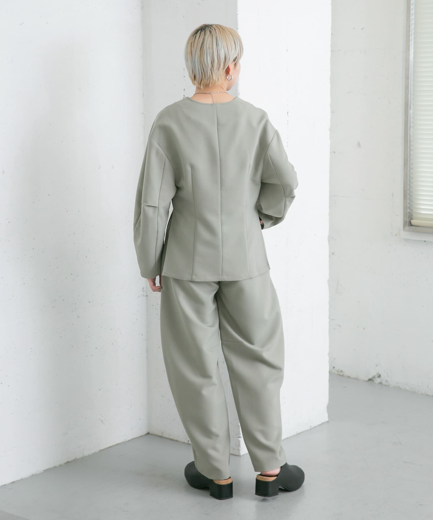  「ウエストシェイプジャケット」|ノーカラーコート|