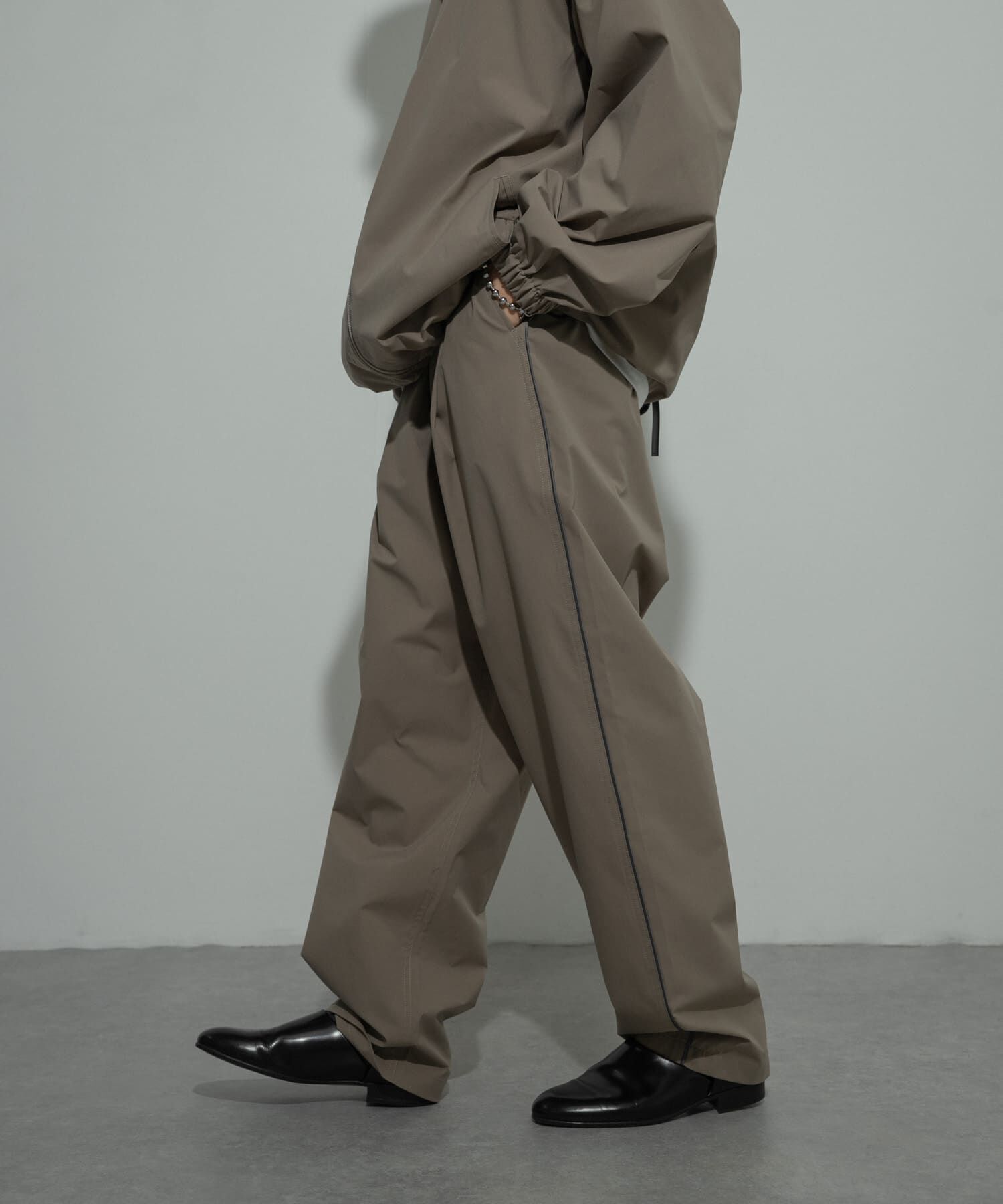 SENSE OF PLACE by URBAN RESEARCH「『セットアップ対応』パイピングトラックパンツ」|その他|