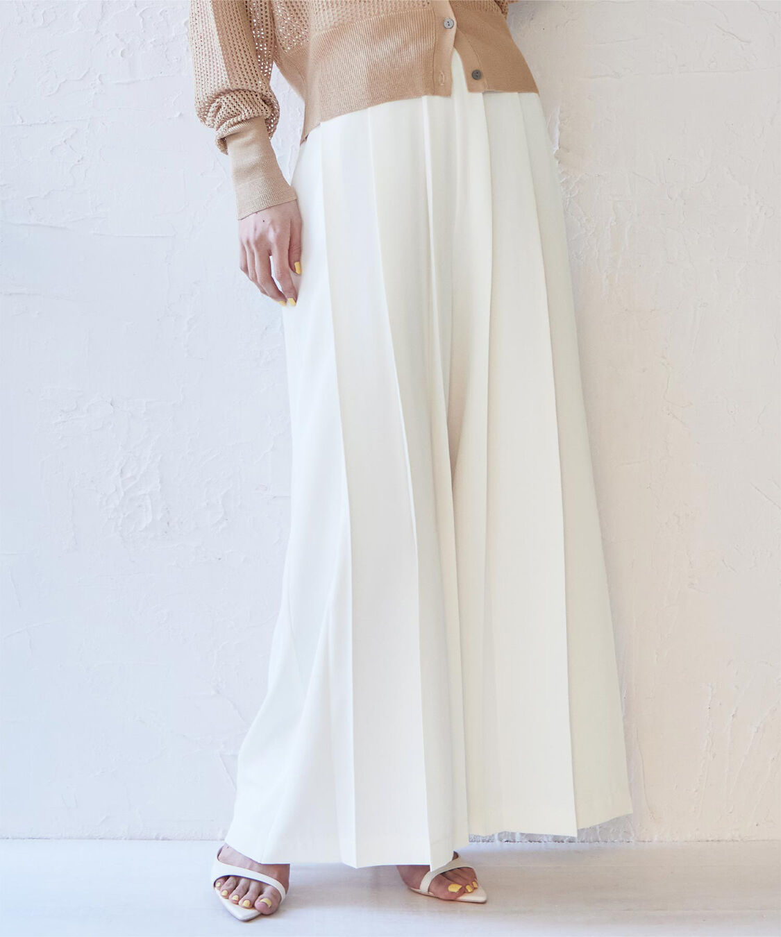 ur's「プリーツワイドパンツ」|スラックス|ホワイト
