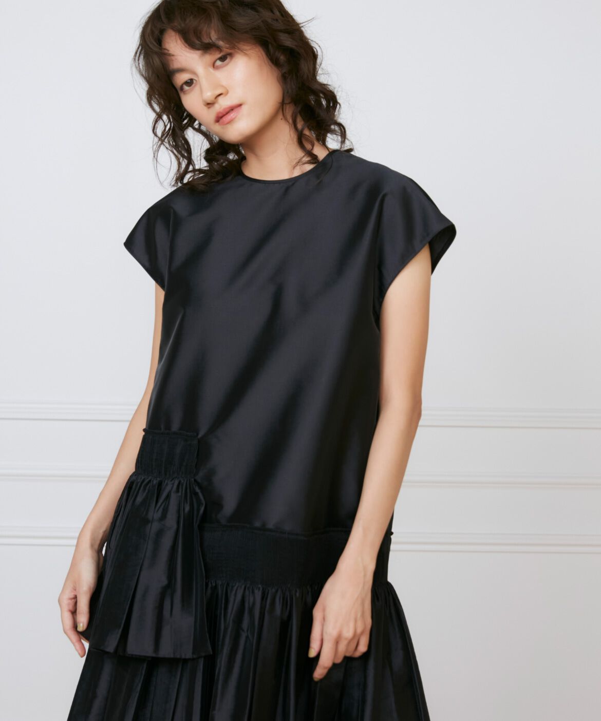 INED「シャーリングプリーツワンピース《la veille by SUPERIOR CLOSET》」|ワンピース|