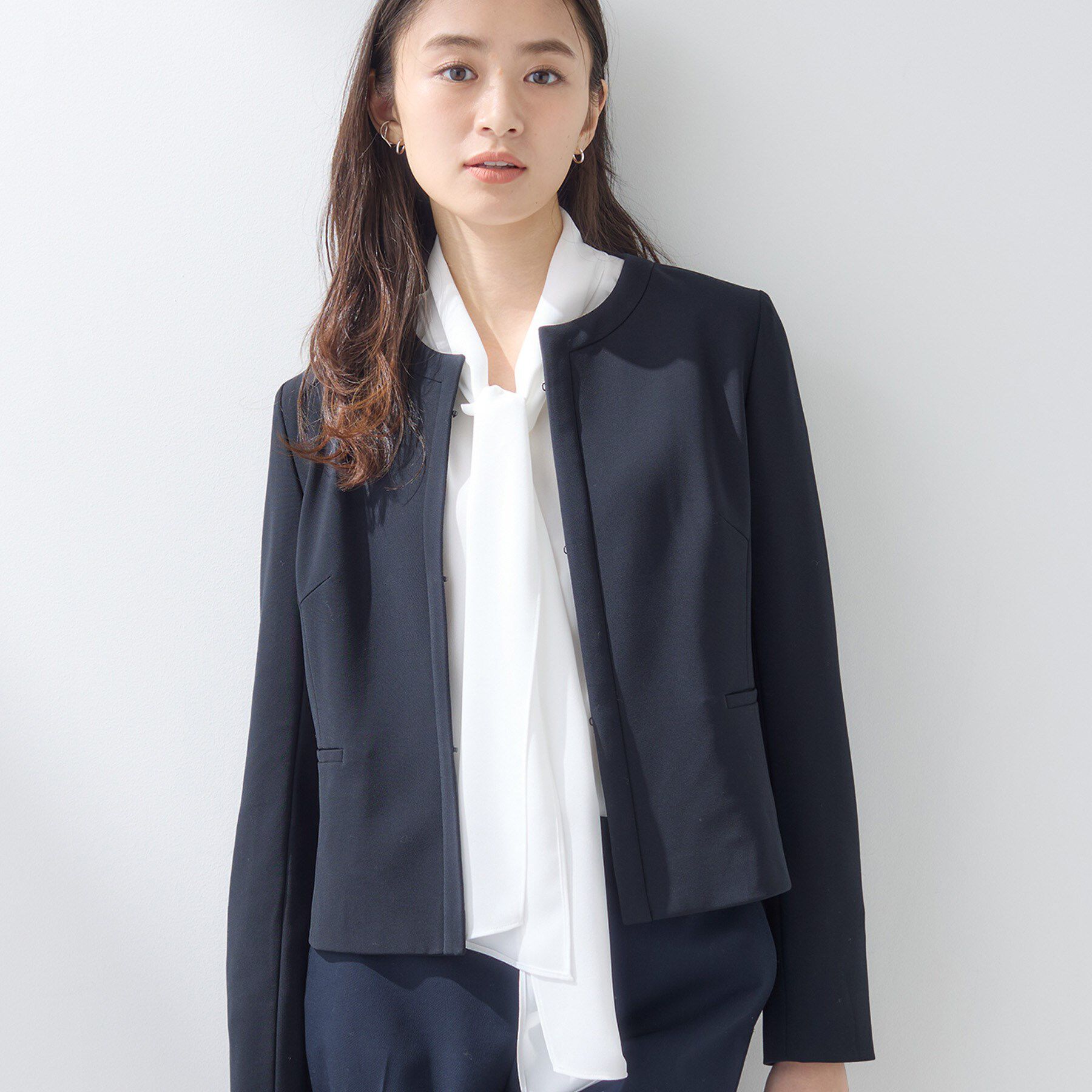 INDIVI「【上品光沢／セレモニー／SETUP可能】切り替えデザインジャケット」|ノーカラージャケット|ネイビー(094)