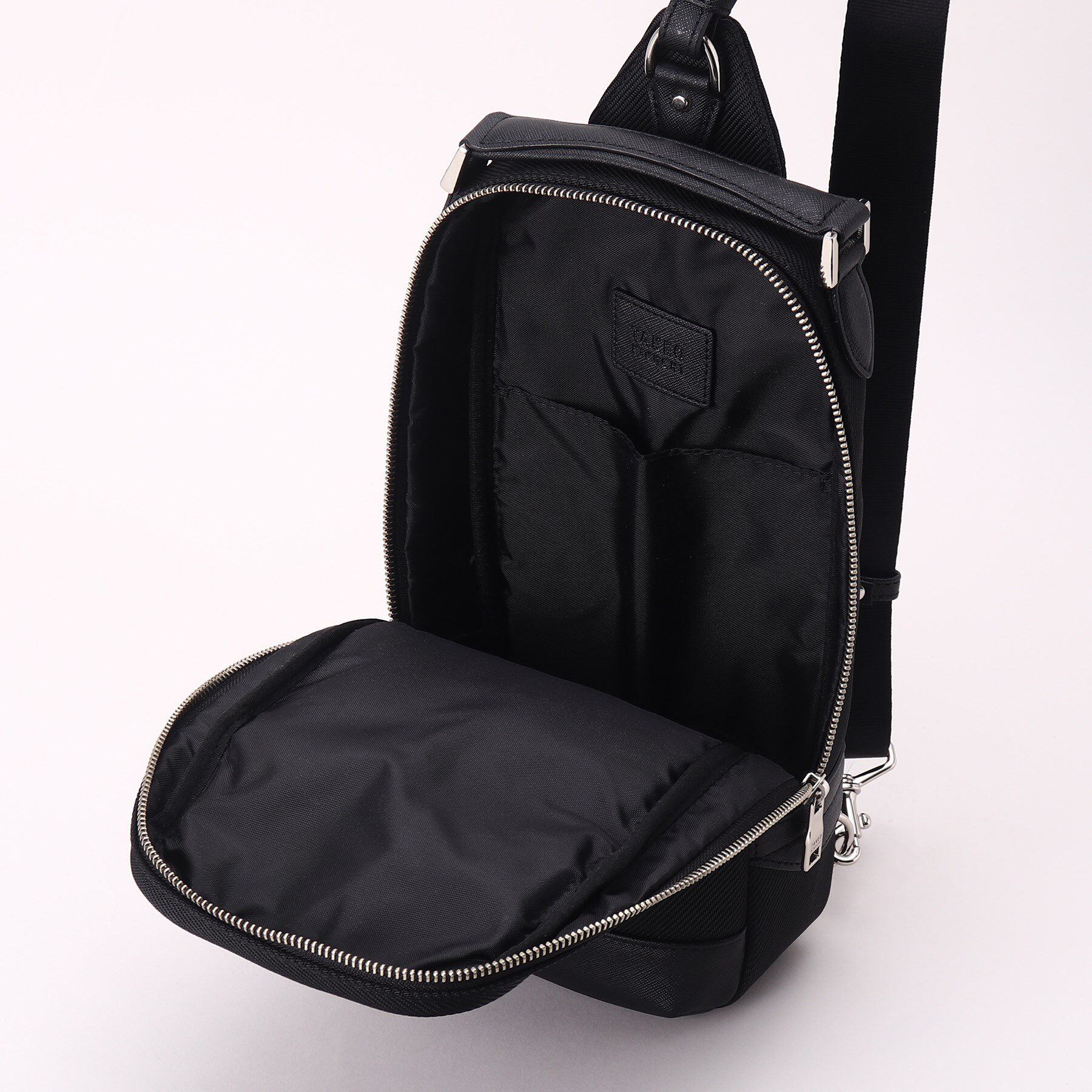 TAKEO KIKUCHI「薄マチ スマート 大人　ワンショルダーバッグ」|ショルダー・メッセンジャー|