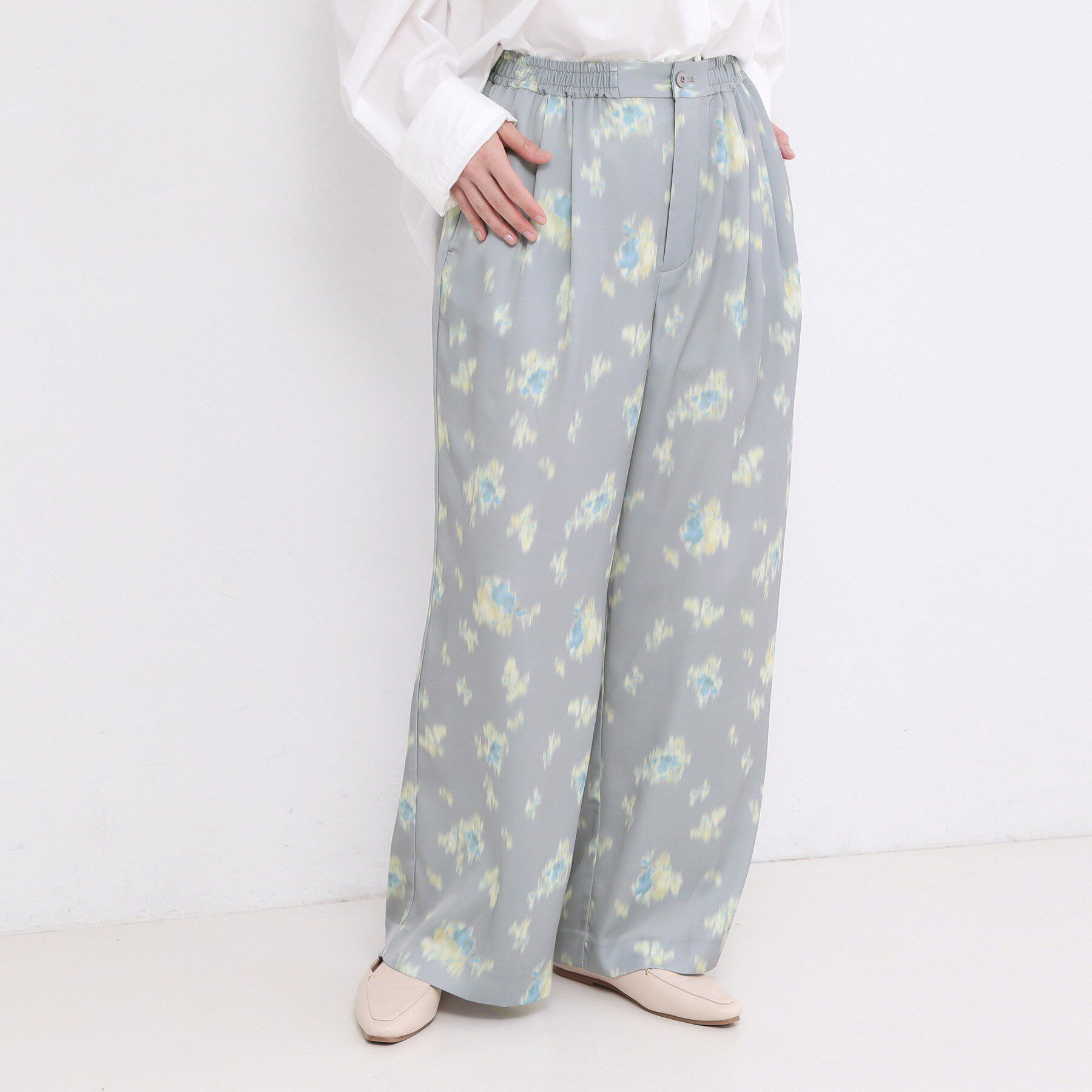 OPAQUE.CLIP「ぼかしフラワープリントワイドパンツ【洗濯機OK】」|その他|グレー(112)