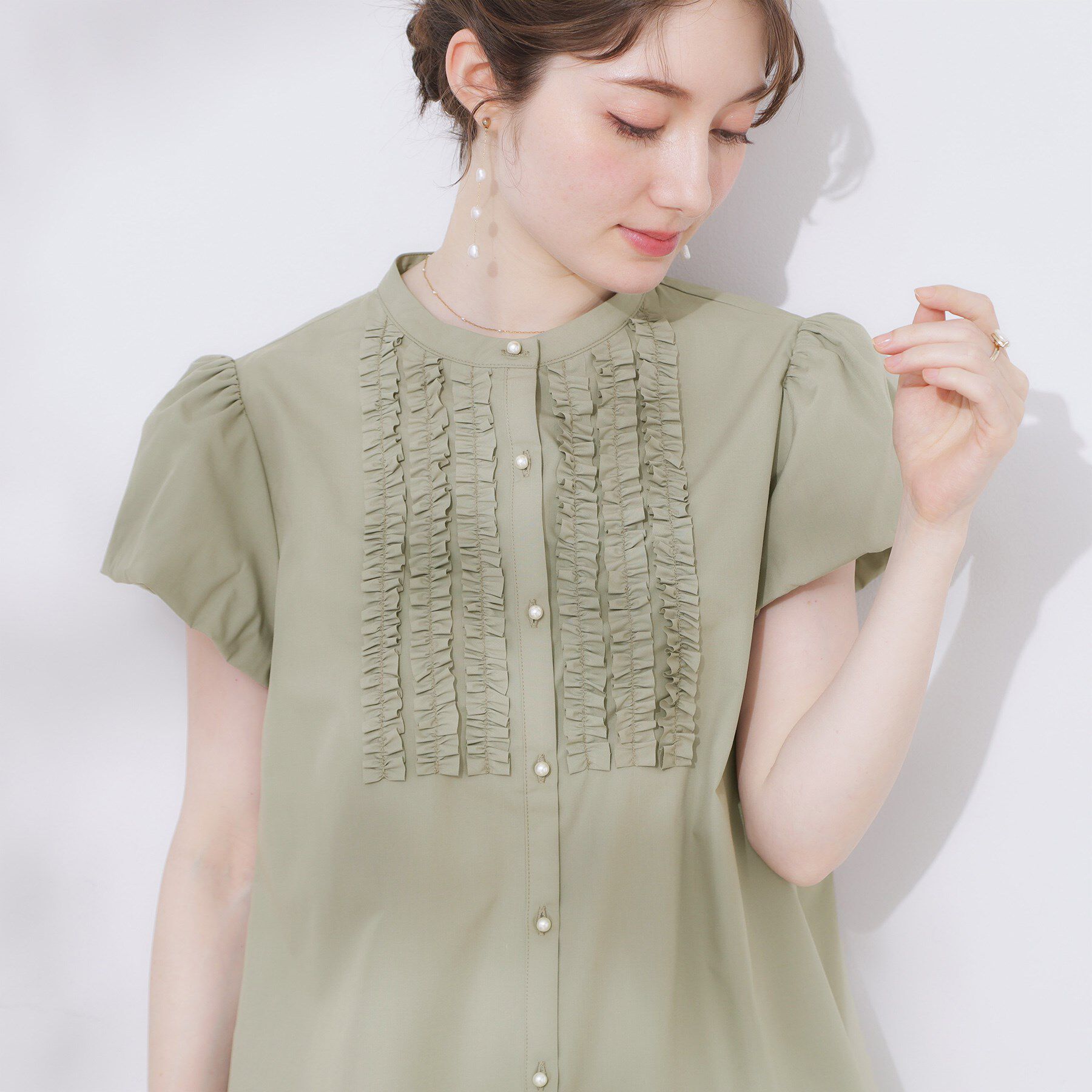 Couture broach「【大人フェミニン・華奢見え・通勤】フロントフリルシャツ」|シャツ・ブラウス|