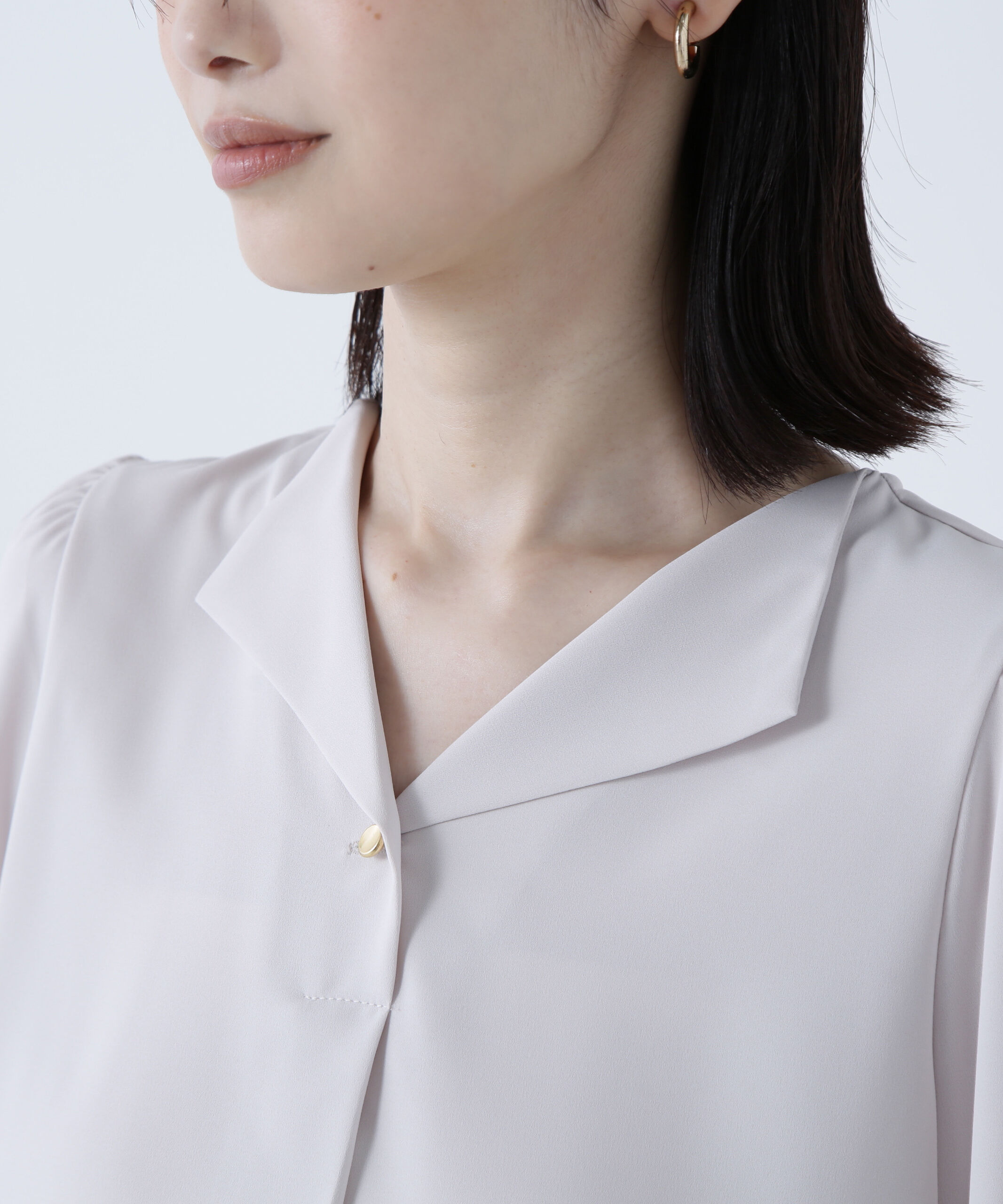  「スキッパーメタルポイントブラウス」|シャツ・ブラウス|