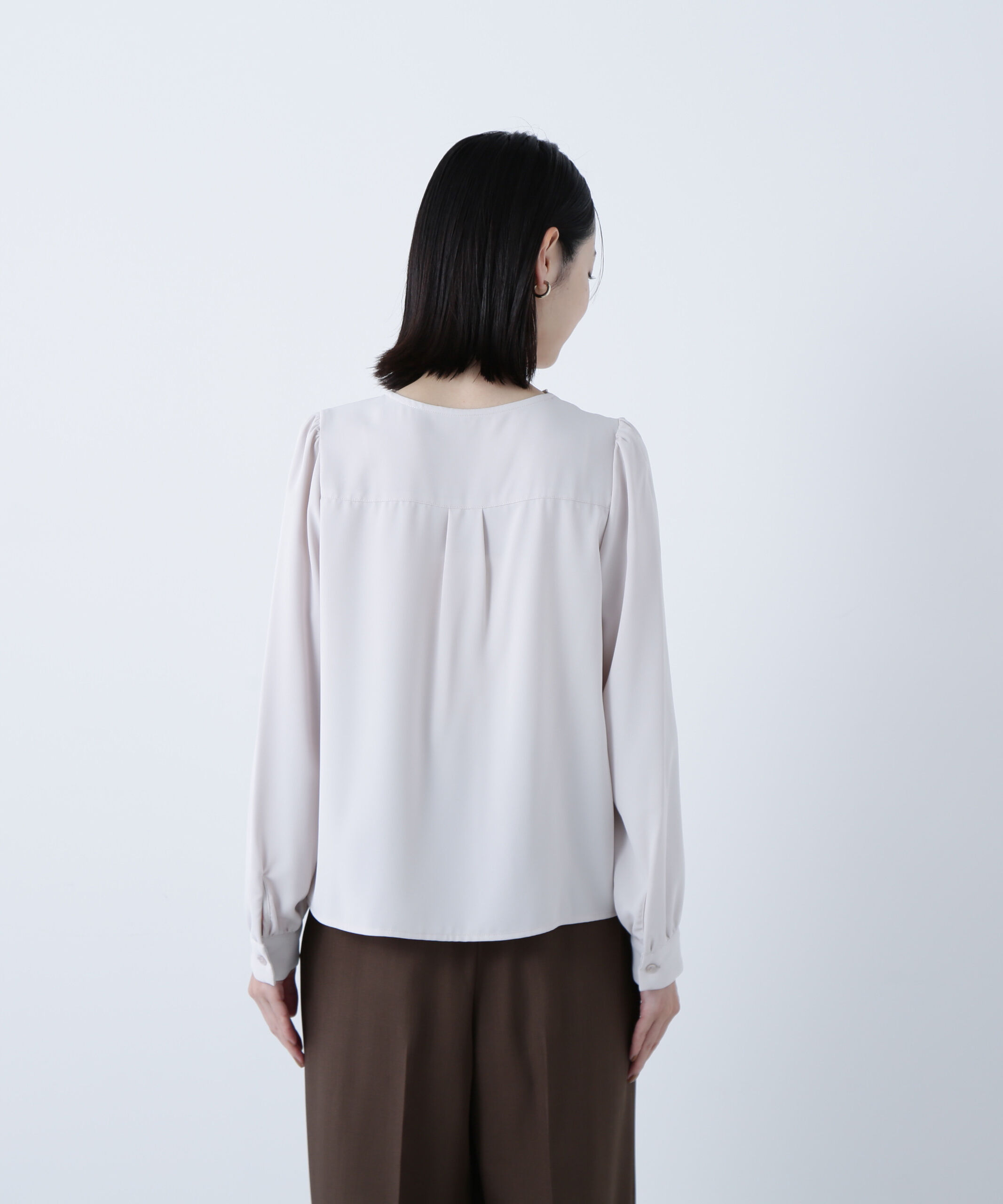  「スキッパーメタルポイントブラウス」|シャツ・ブラウス|