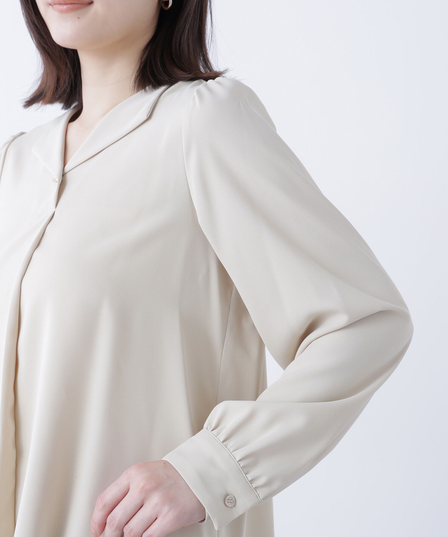  「スキッパーメタルポイントブラウス」|シャツ・ブラウス|