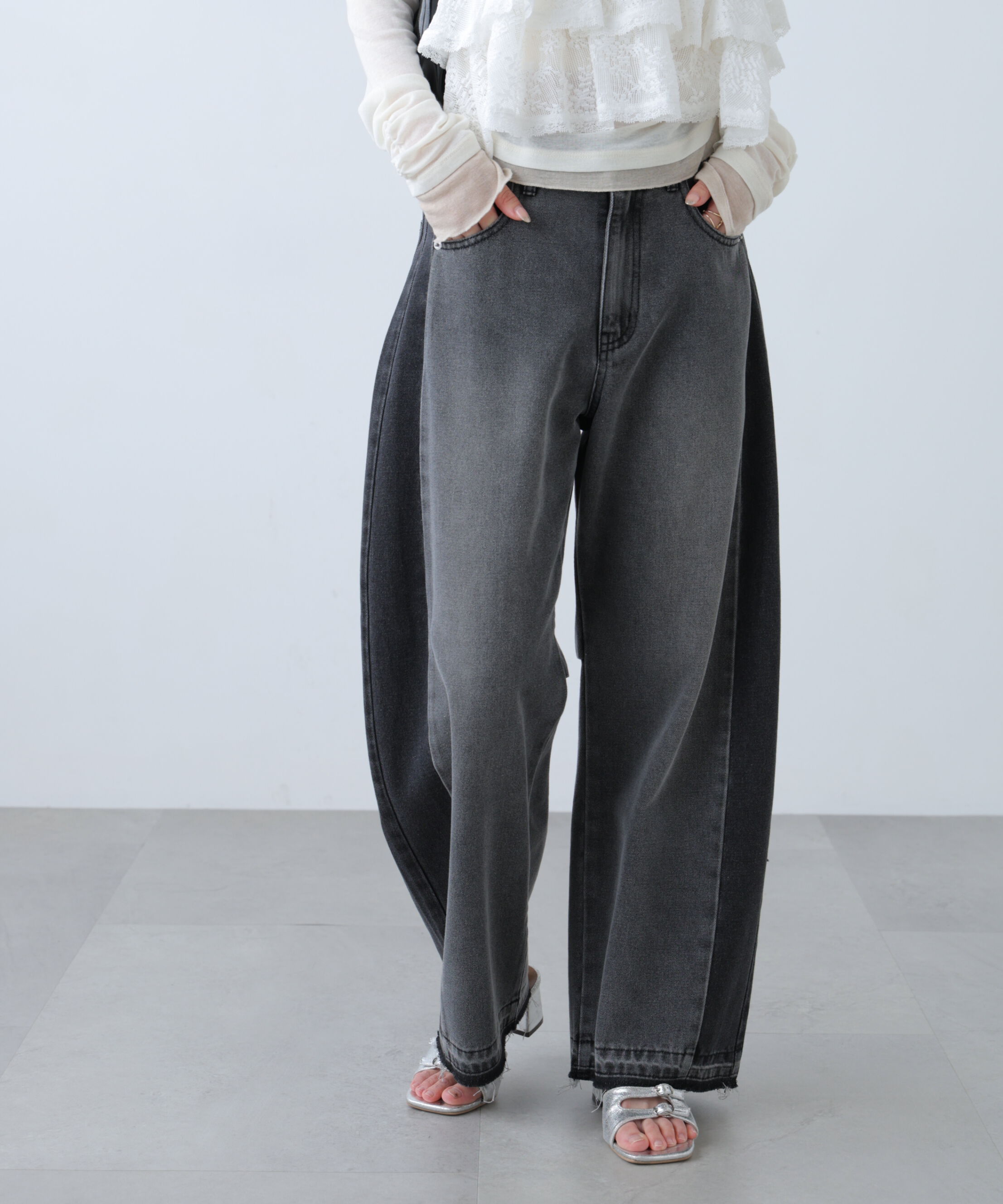  「[低身長サイズ/Sシリーズ]配色パネルバレルワイドパンツ」|その他|ブラックデニ 1