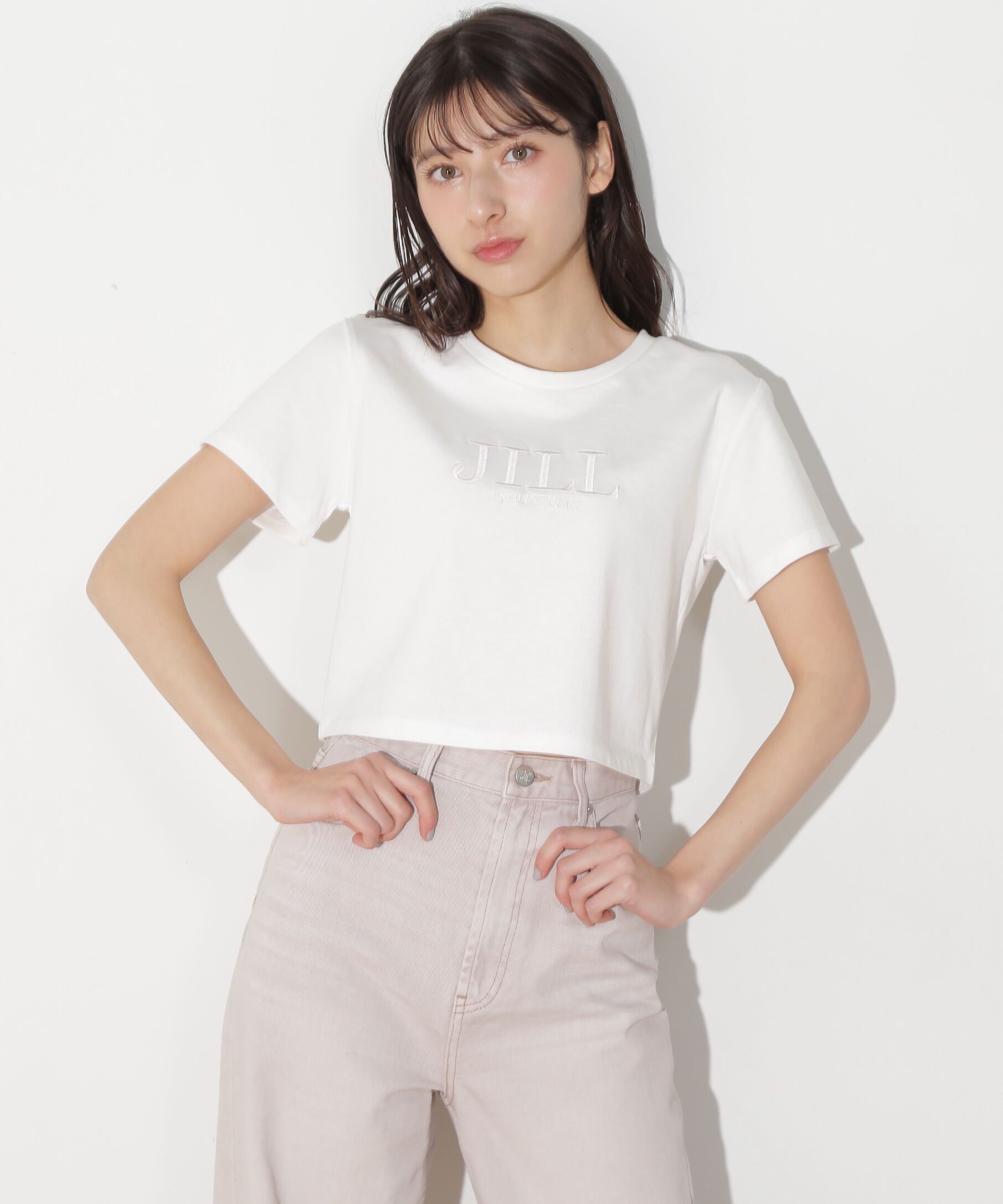  「ショート丈刺繍ロゴTシャツオーガニックコットン」|Tシャツ・カットソー|