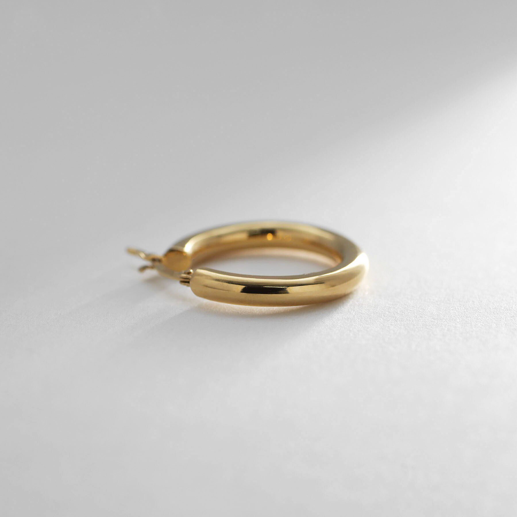 COCOSHNIK ONKITSCH「シルバー ホロウ フープピアスＳ GP」|ピアス|