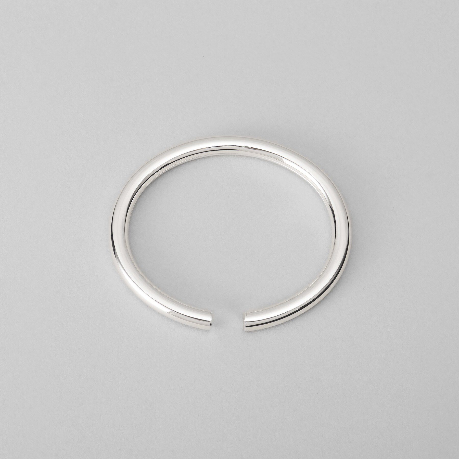 COCOSHNIK ONKITSCH「シルバー ホロウフレキシブルバングルL」|ブレスレット・バングル|