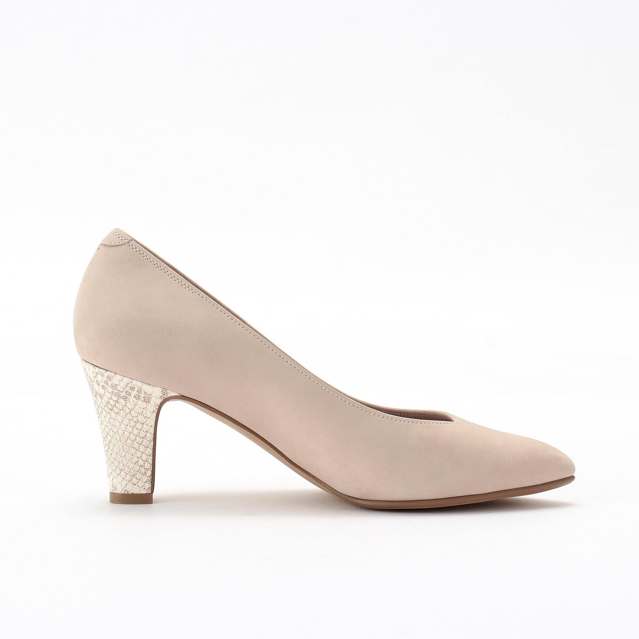 銀座かねまつ「LSBH2614NUBBEG【本革】【Bウィズ】スレンダーパンプス」|パンプス|