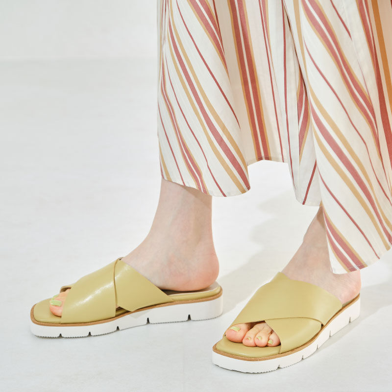 WA Oriental TRaffic「【アウトレット価格】クロスベルトコンフォートサンダル/22203」|サンダル|