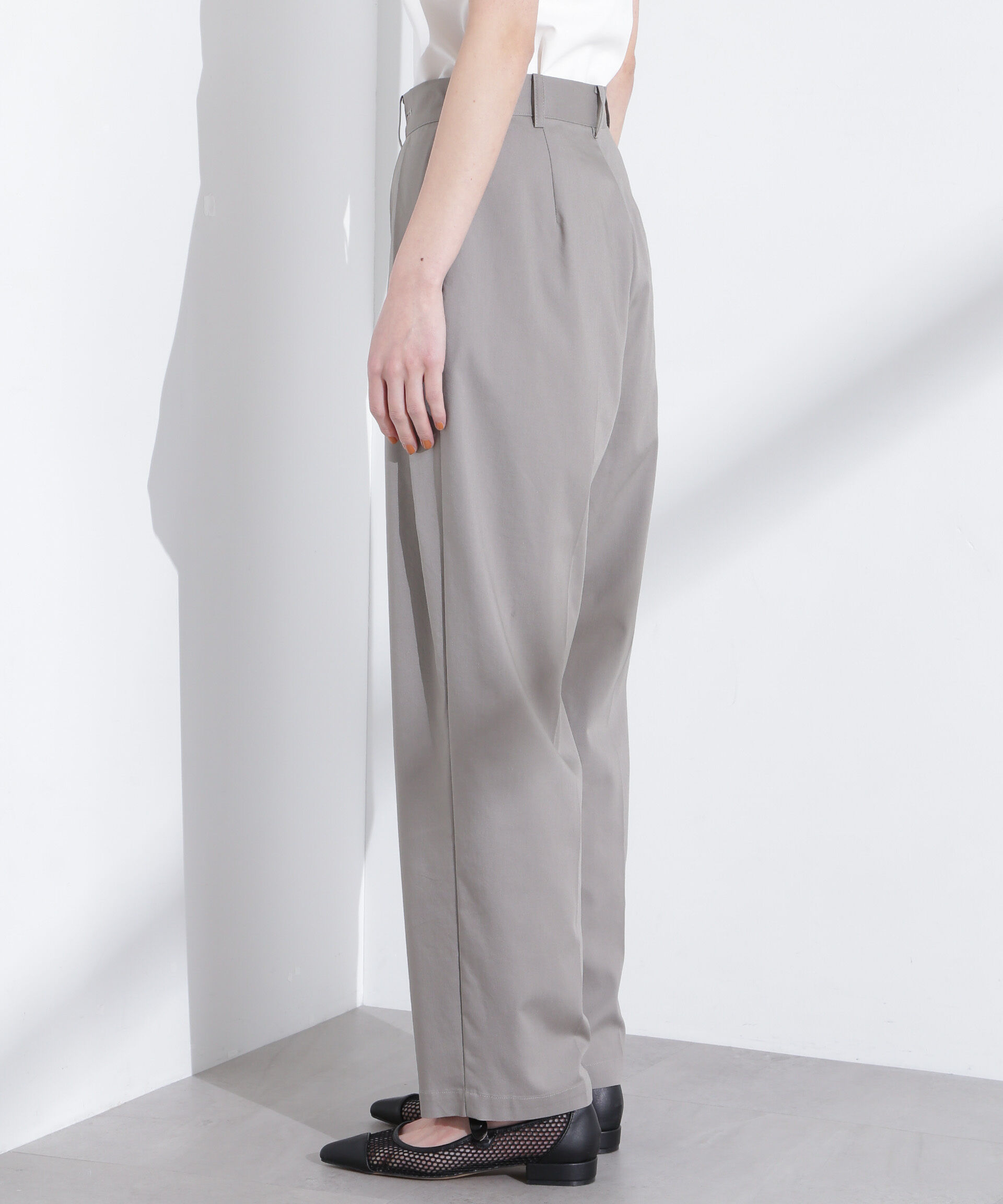 nano･universe「リネンストレッチタックコクーンパンツ」|チノ|