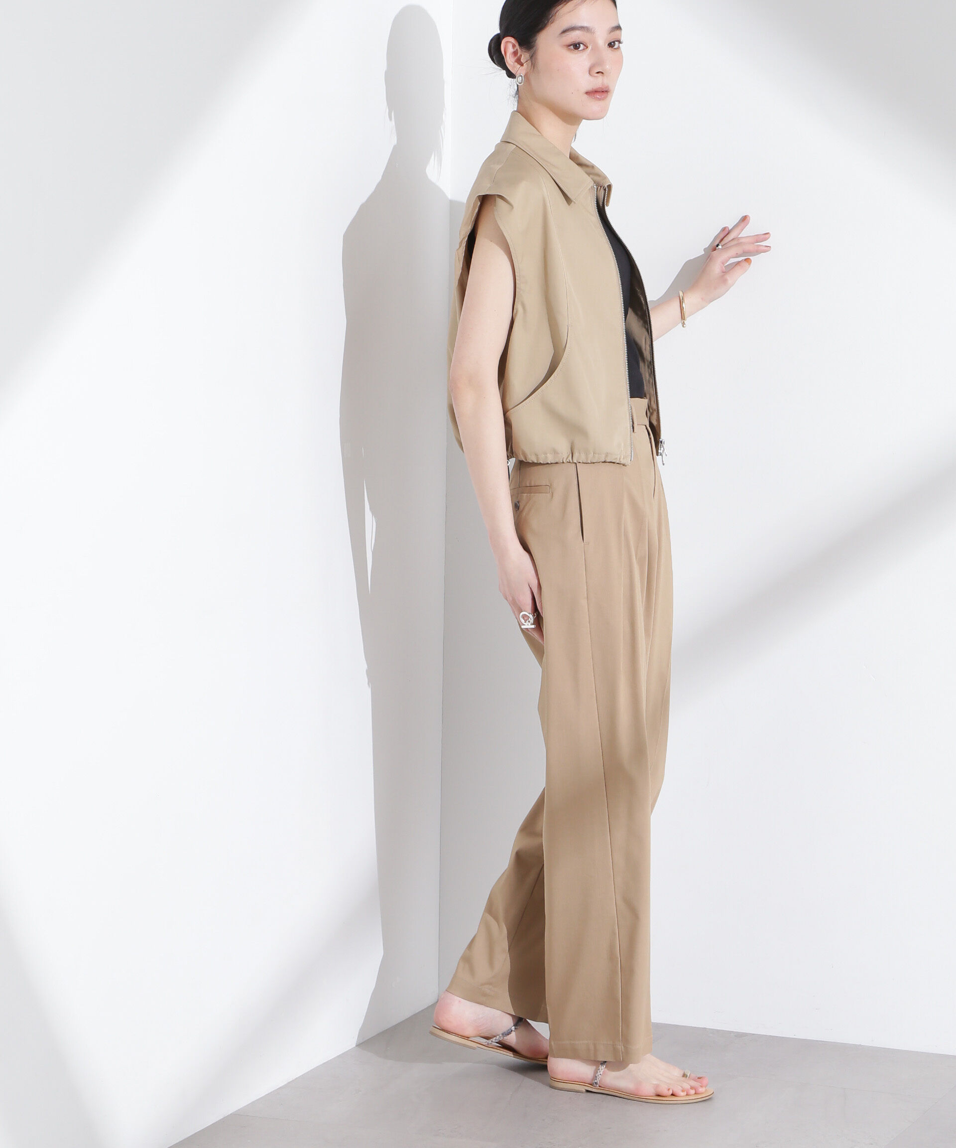 nano･universe「リネンストレッチタックコクーンパンツ」|チノ|