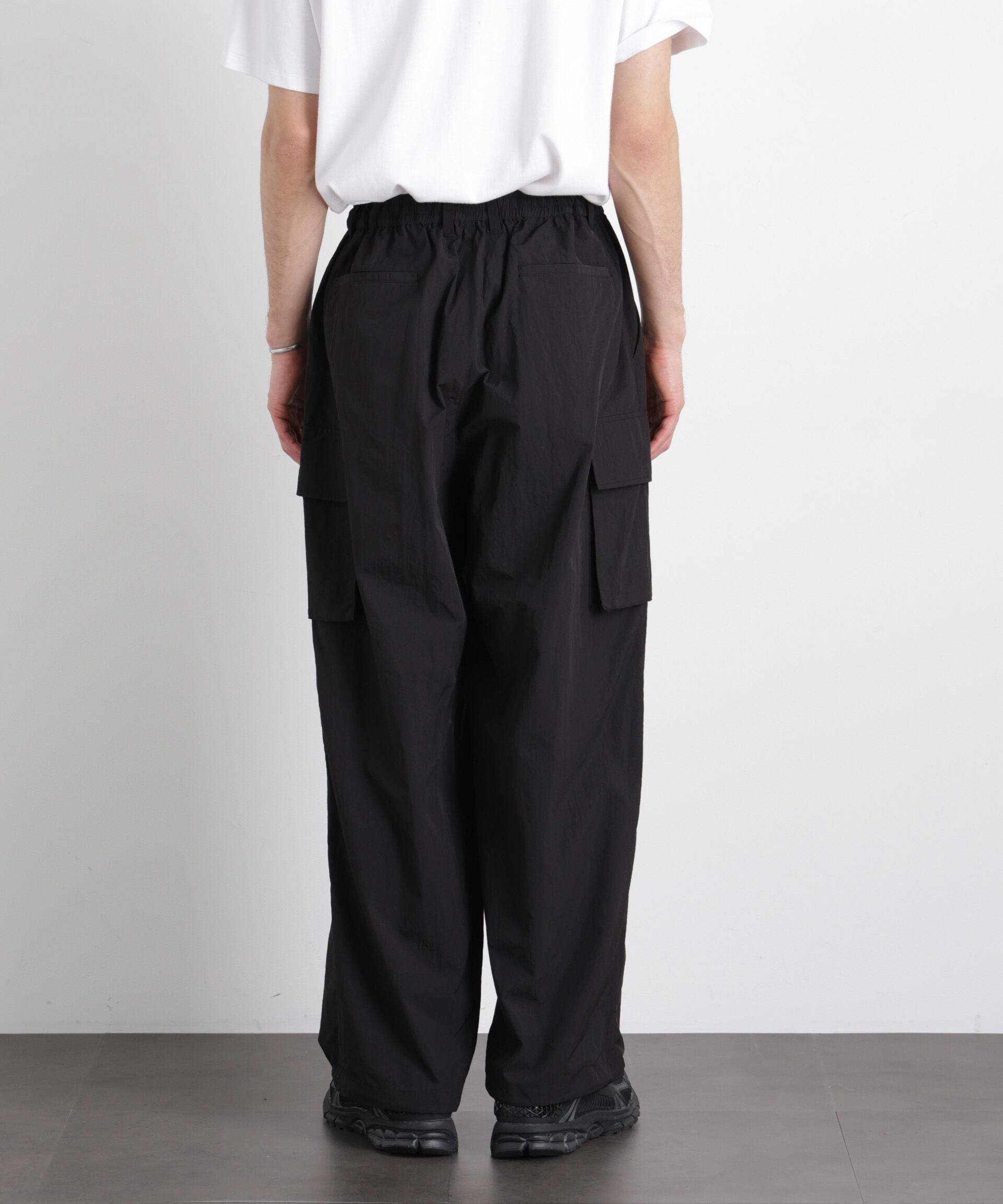 nano･universe「ナイロンリラックスカーゴパンツ」|チノ|