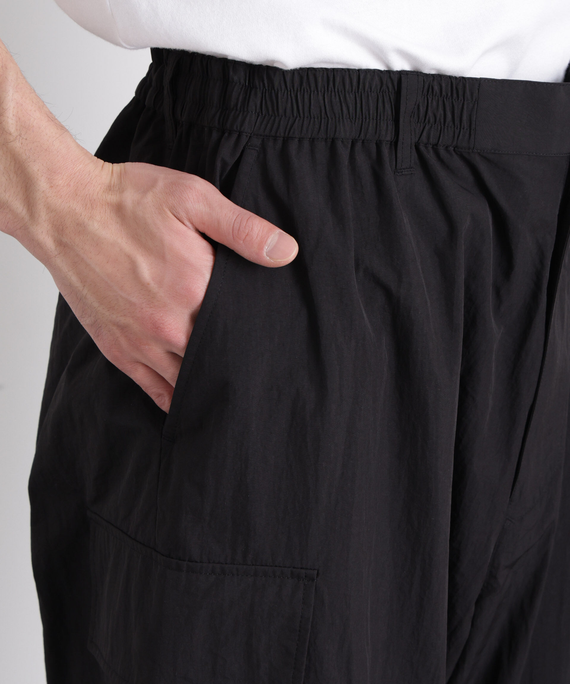 nano･universe「ナイロンリラックスカーゴパンツ」|チノ|