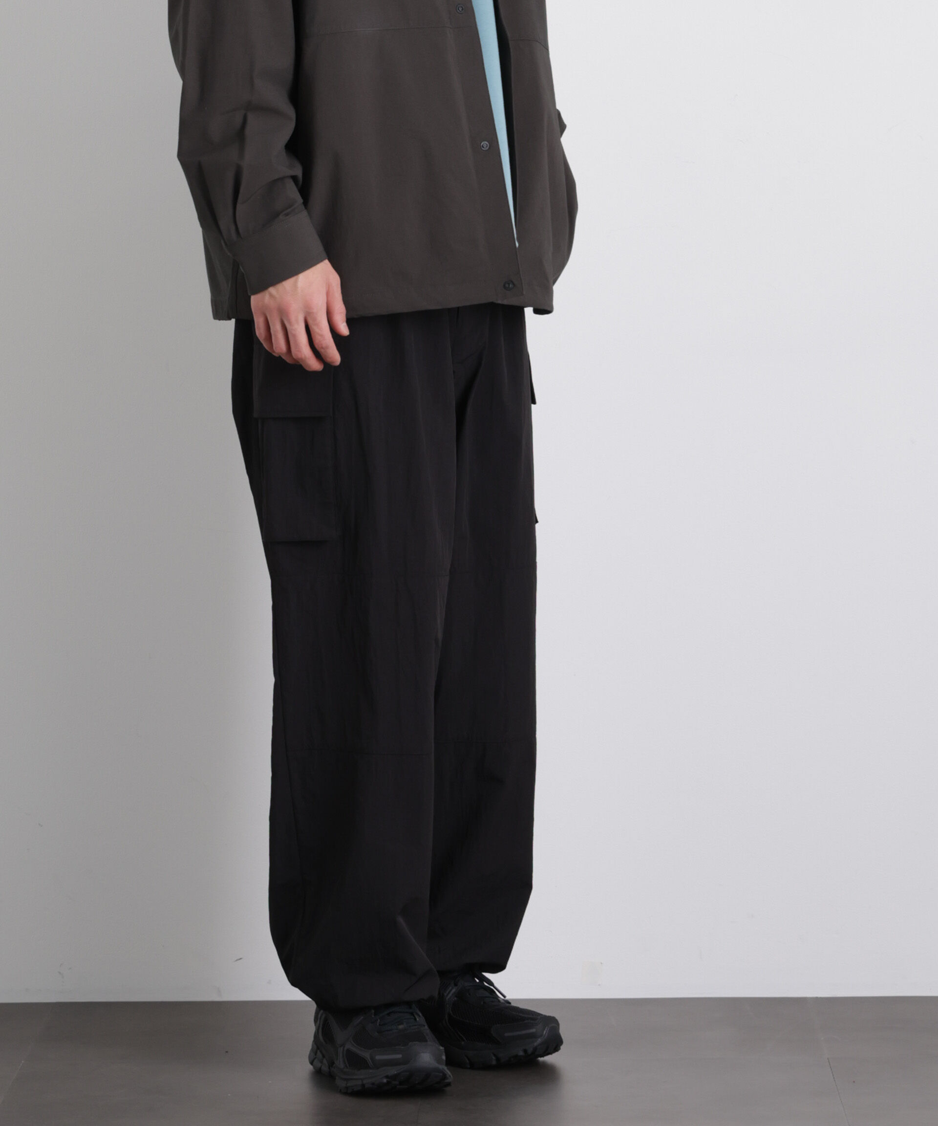 nano･universe「ナイロンリラックスカーゴパンツ」|チノ|