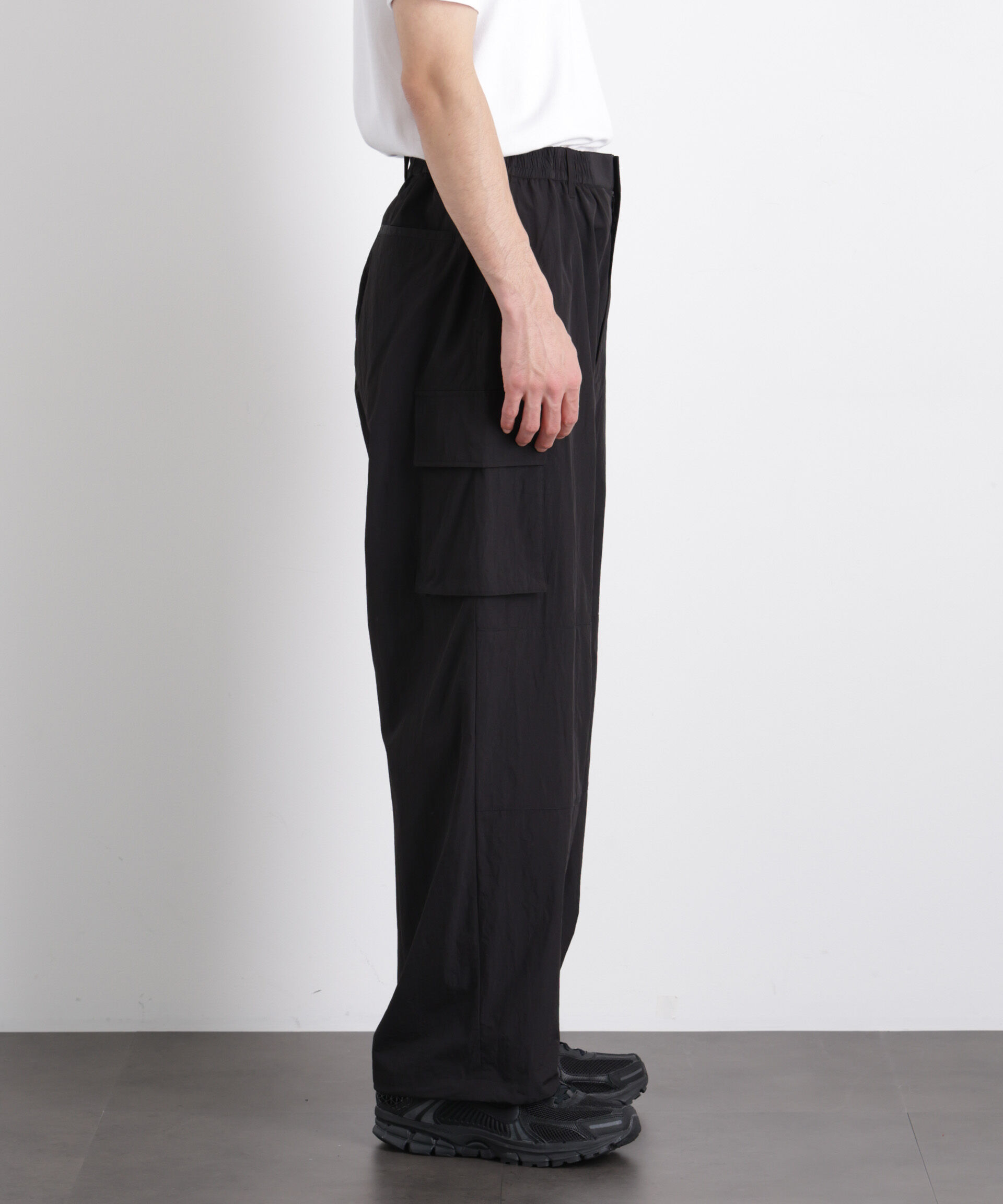 nano･universe「ナイロンリラックスカーゴパンツ」|チノ|
