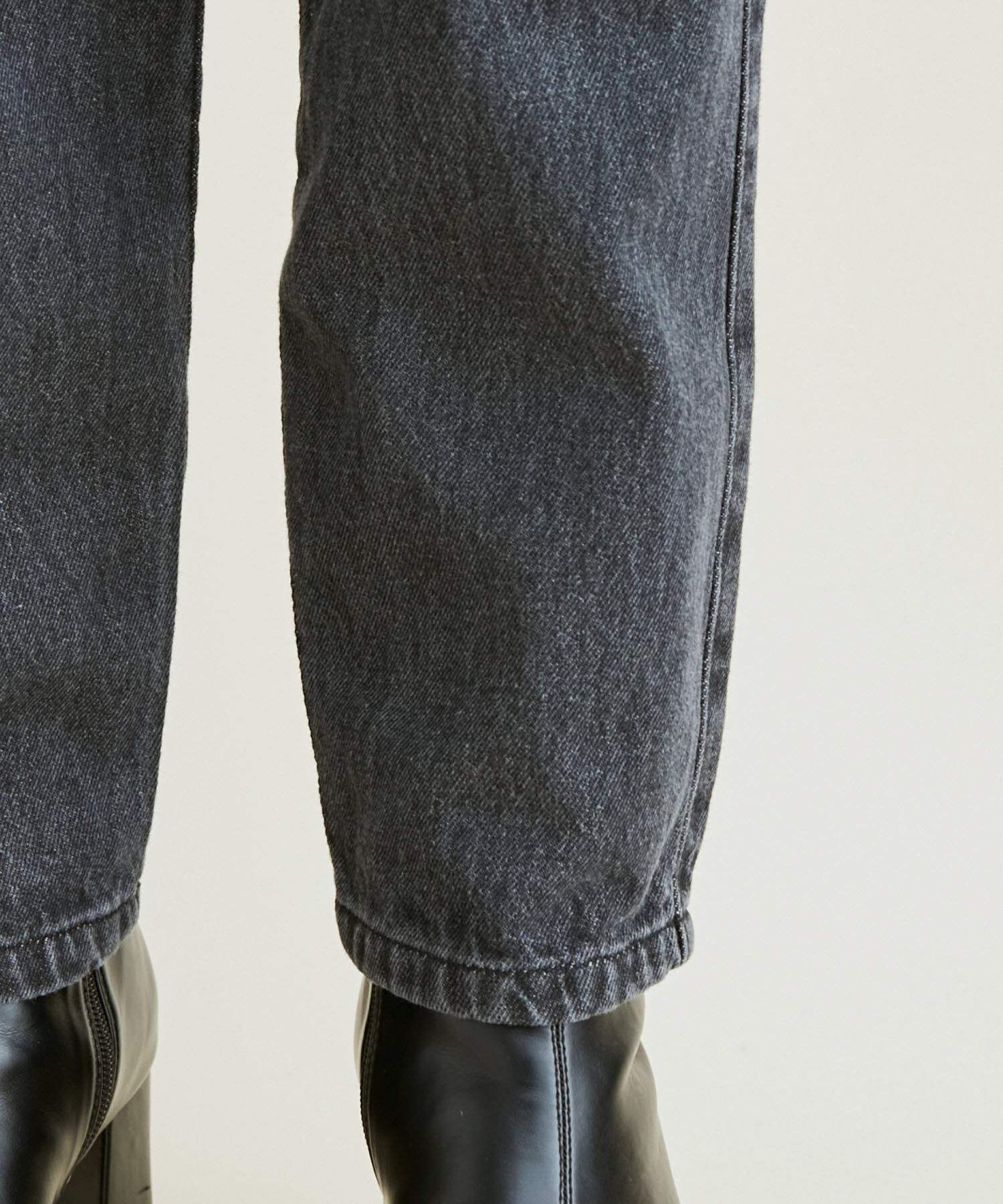 VIS「ウェストギャザーデニム&ツイルテーパードパンツ」|デニム|