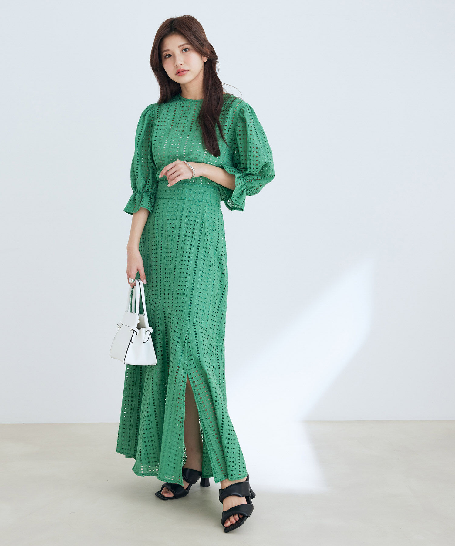 vis-a-vis「【WEB限定】エンブロイダリーレーススリットマーメイドスカート【セットアップ対応】【ワンピースみせ】」|スカート|