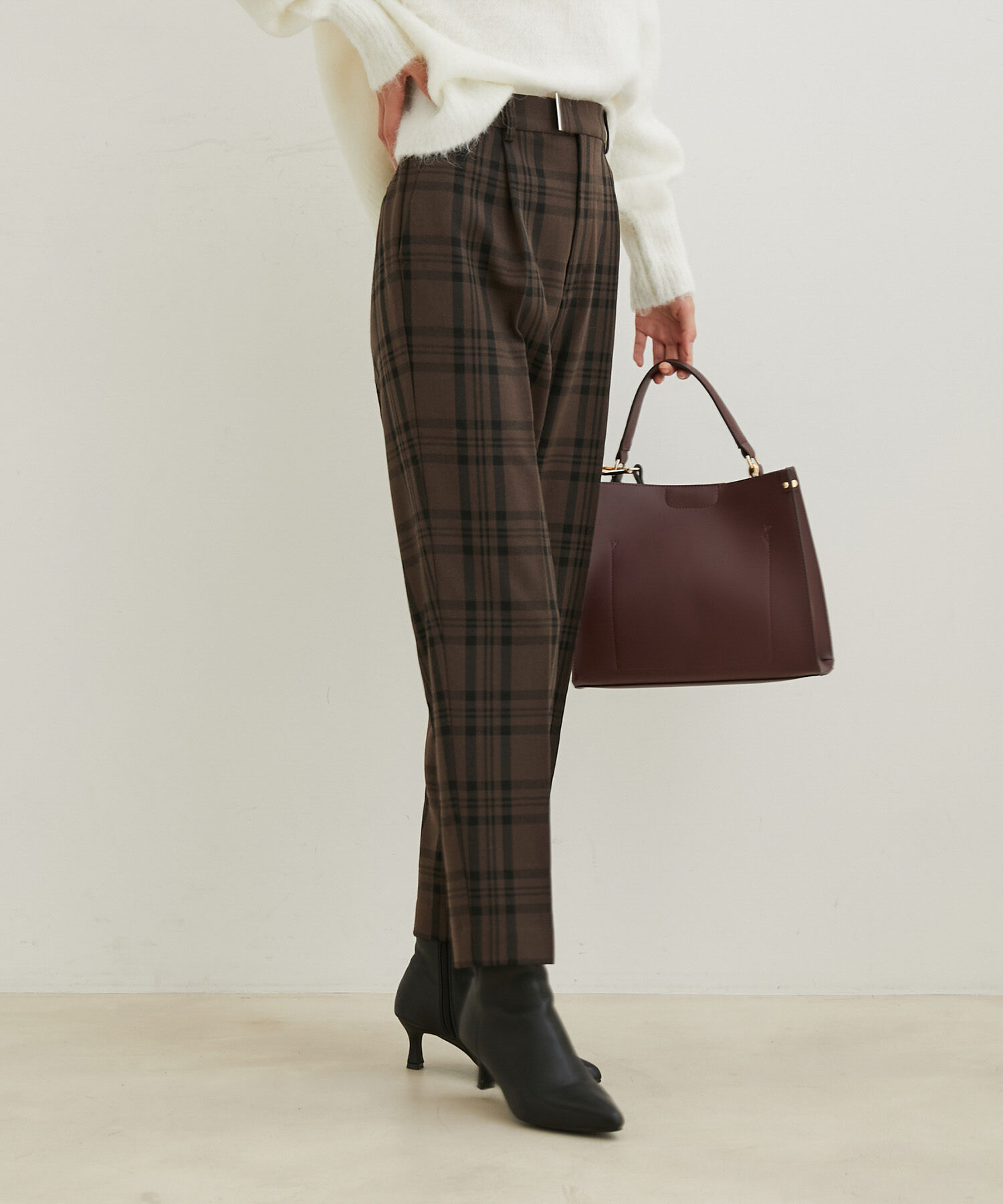 VIS「【HOT BEAUTY STRETCH】【洗える】ワンタックテーパードパンツ【sustainable】」|チノ|