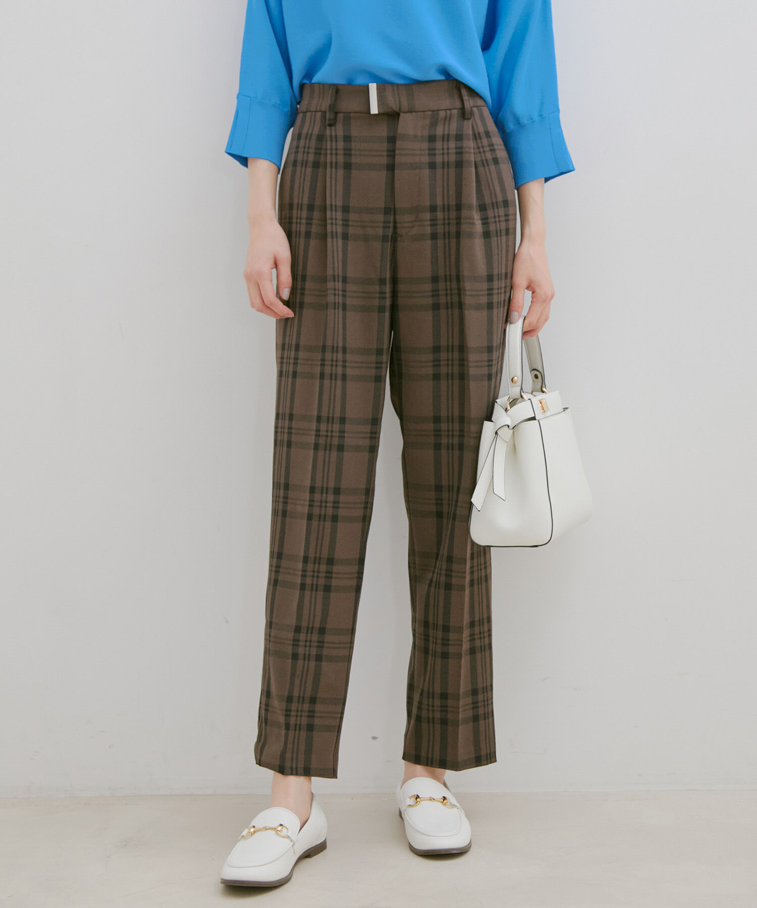 VIS「【HOT BEAUTY STRETCH】【洗える】ワンタックテーパードパンツ【sustainable】」|チノ|