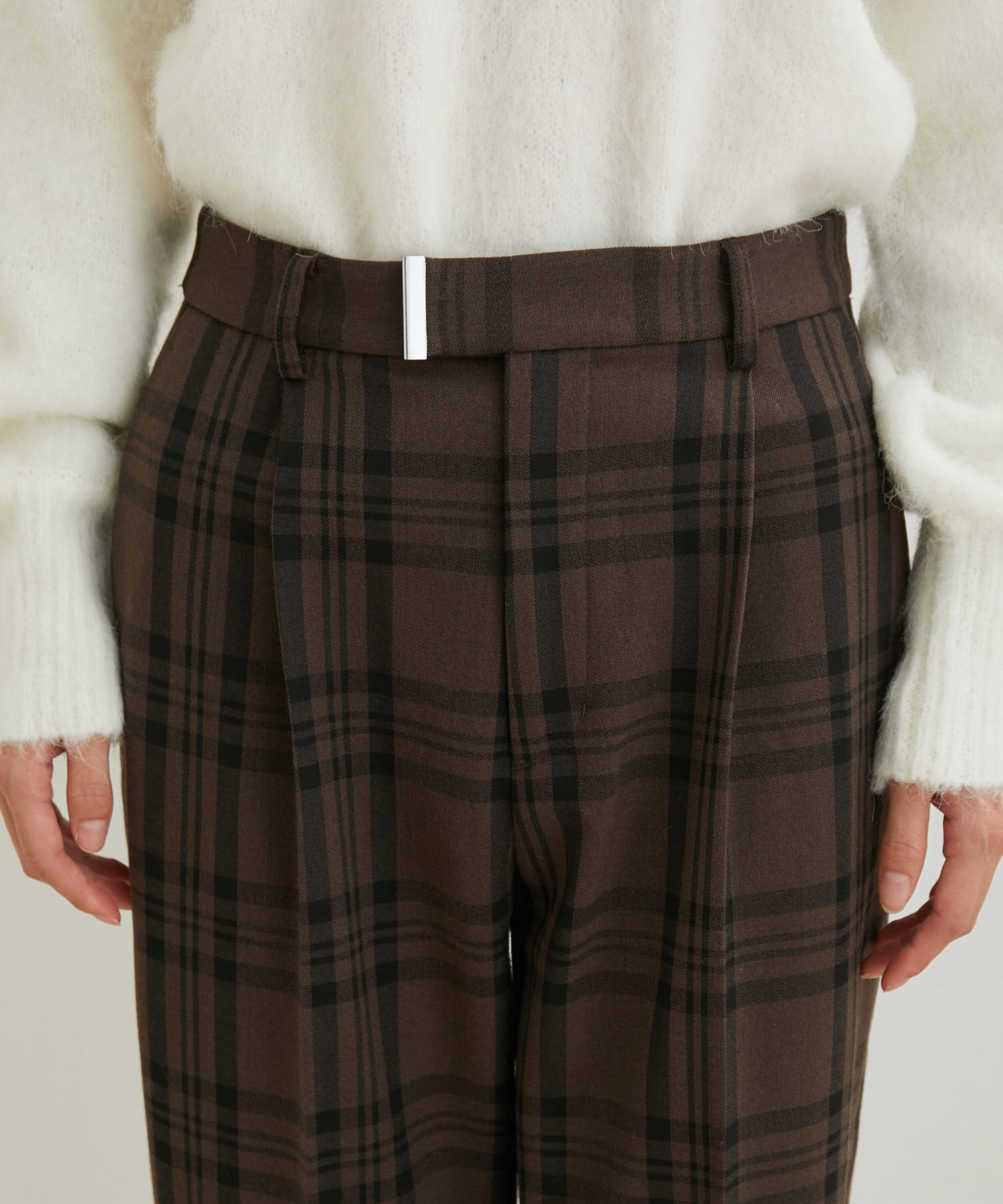 VIS「【HOT BEAUTY STRETCH】【洗える】ワンタックテーパードパンツ【sustainable】」|チノ|