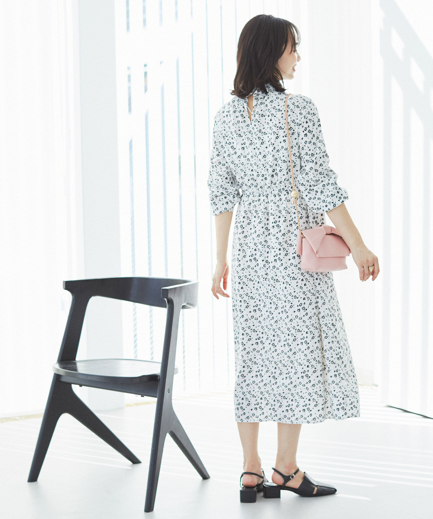 VIS「【一部店舗/WEB限定】【洗える】ハイネックフリルフラワープリントワンピース」|ワンピース|