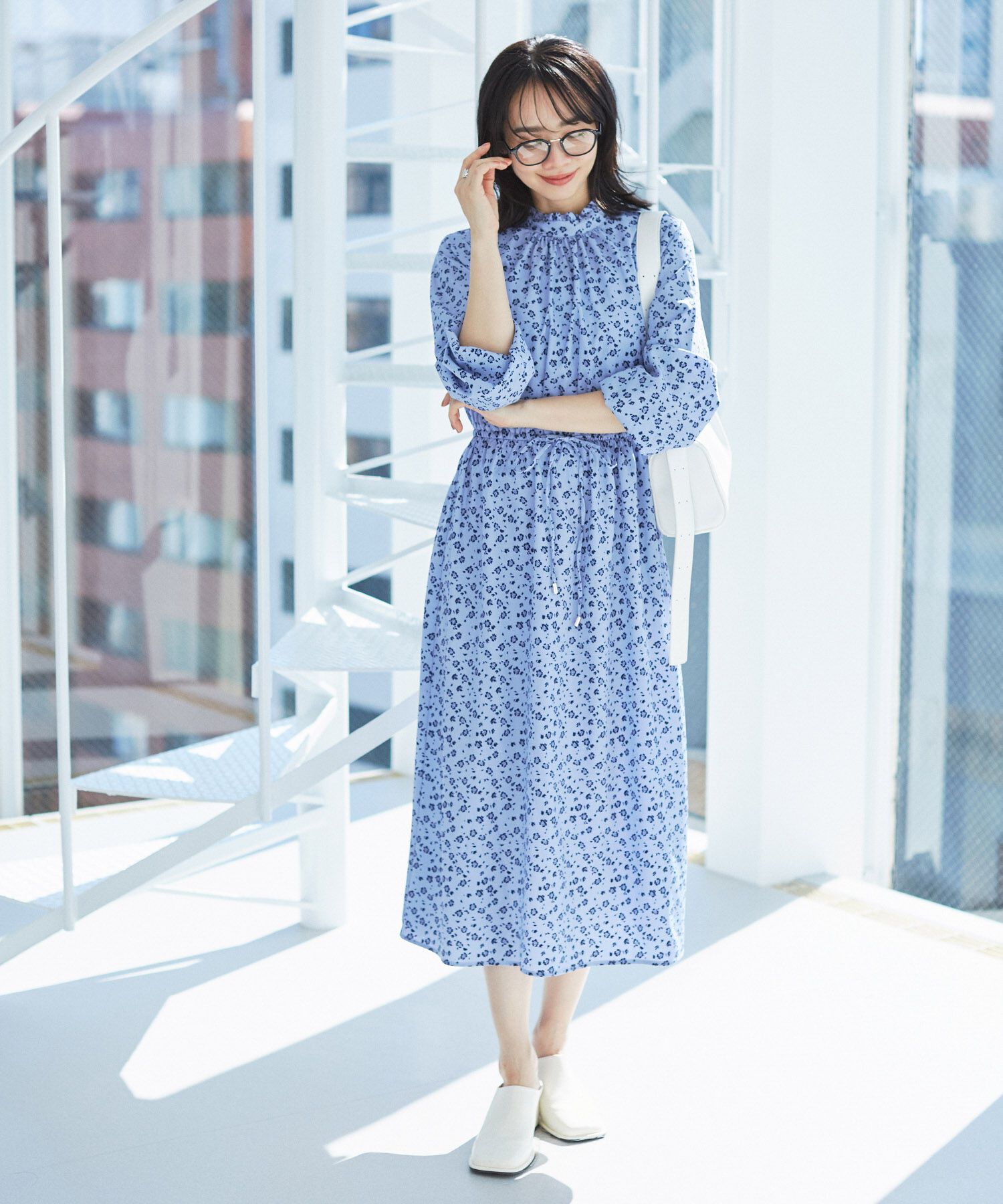 VIS「【一部店舗/WEB限定】【洗える】ハイネックフリルフラワープリントワンピース」|ワンピース|