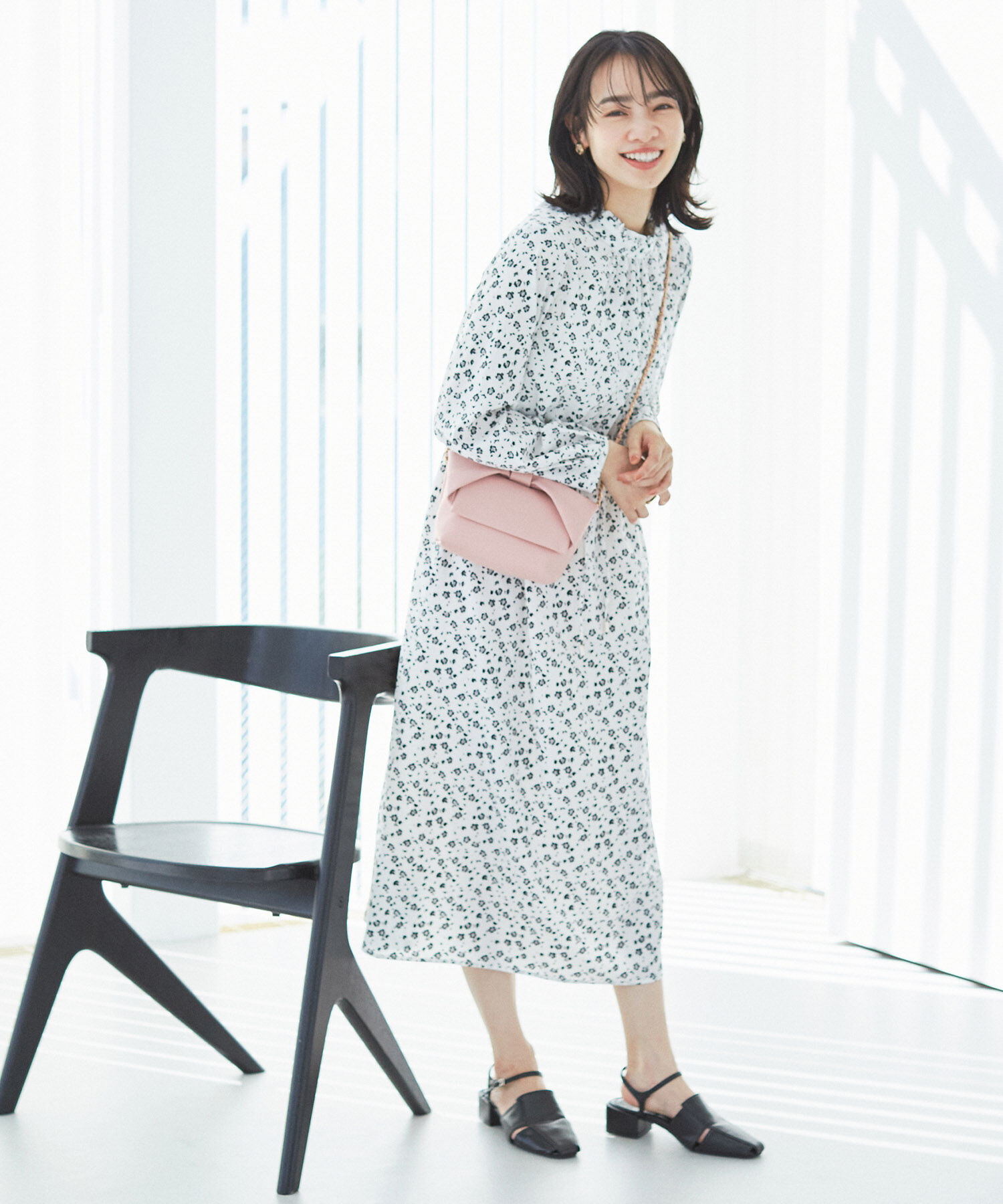 VIS「【一部店舗/WEB限定】【洗える】ハイネックフリルフラワープリントワンピース」|ワンピース|